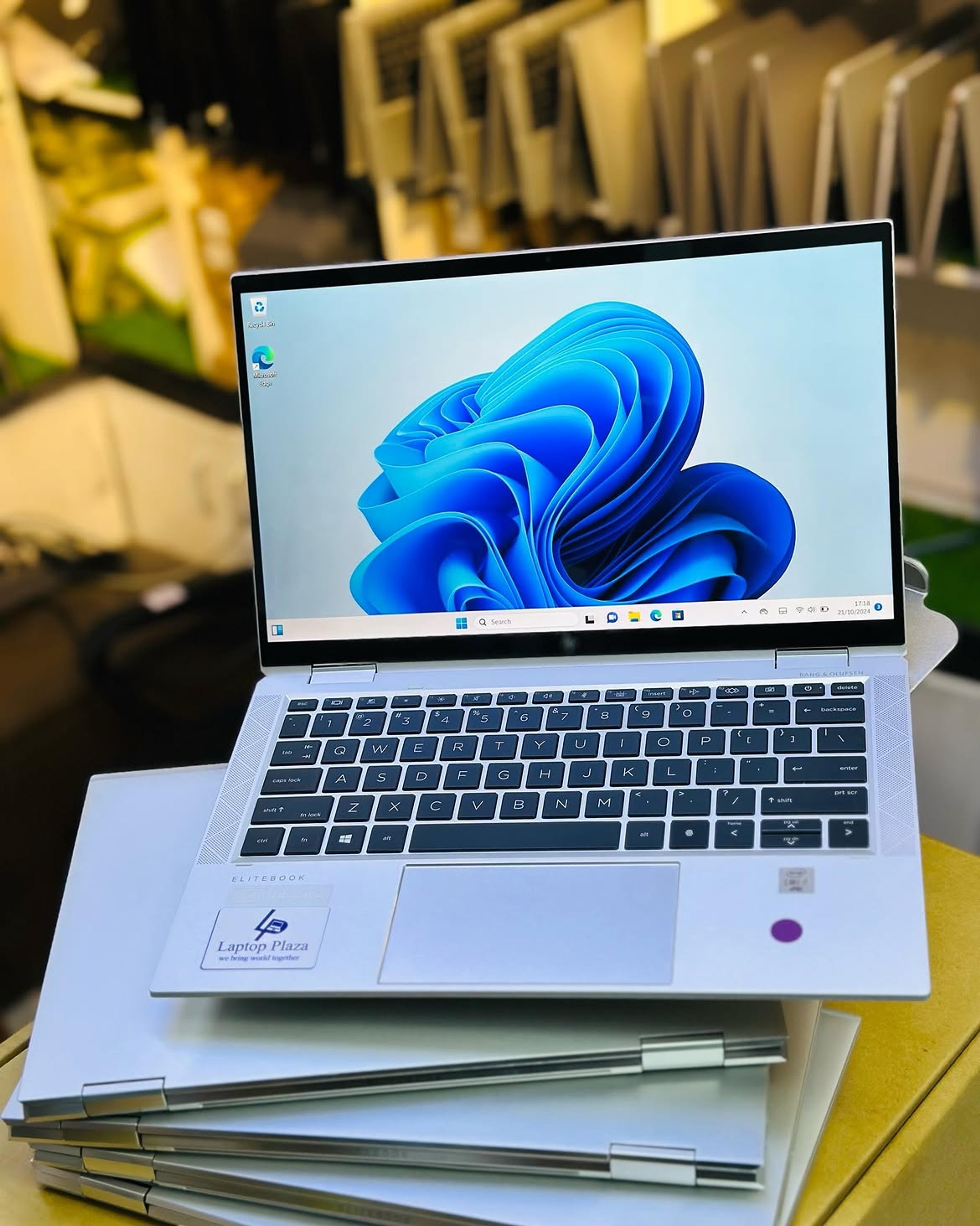 HP EliteBook 1030 G7 X360 - view 2