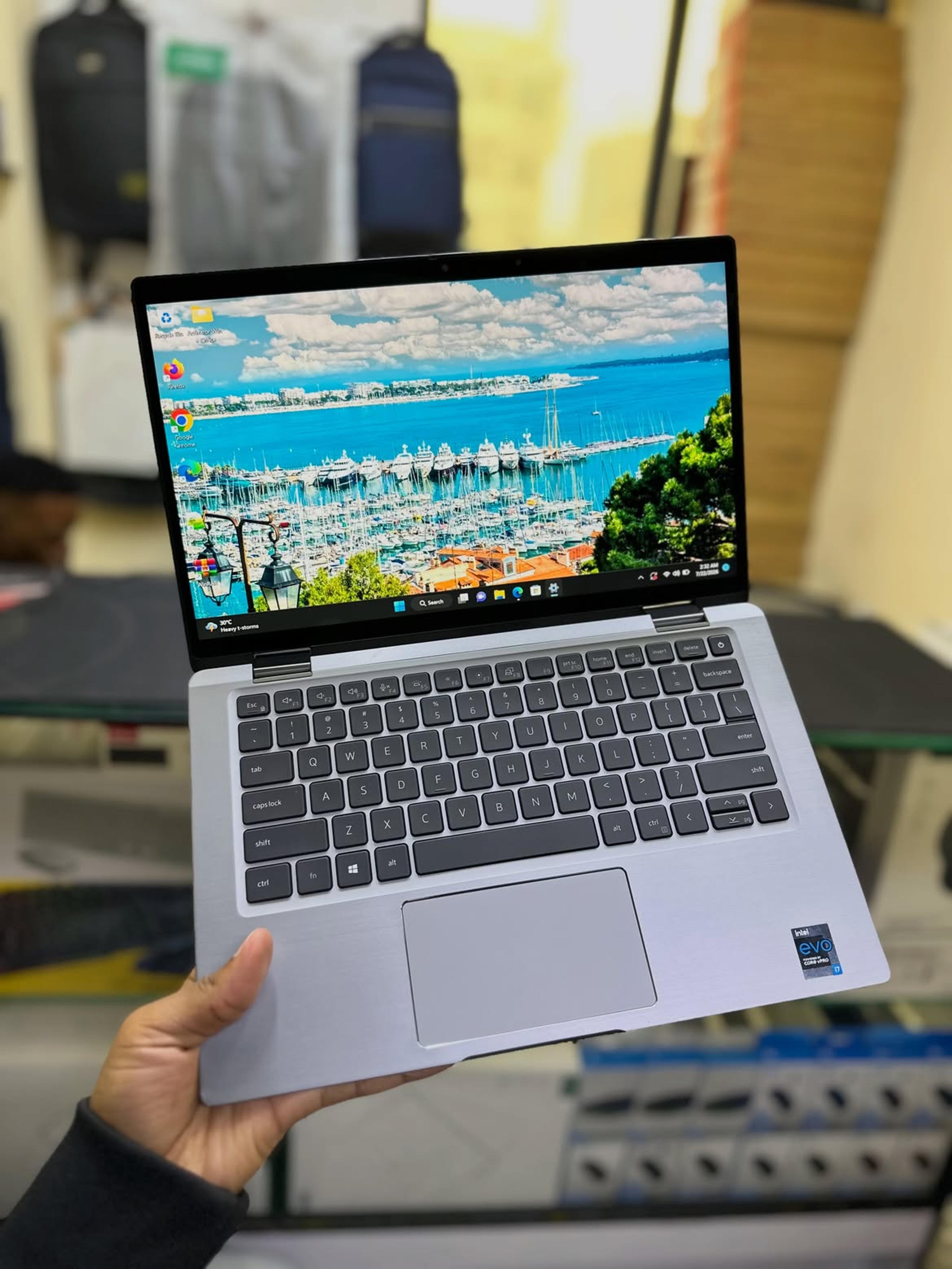 Dell Latitude 7320 (2-in-1) - view 3