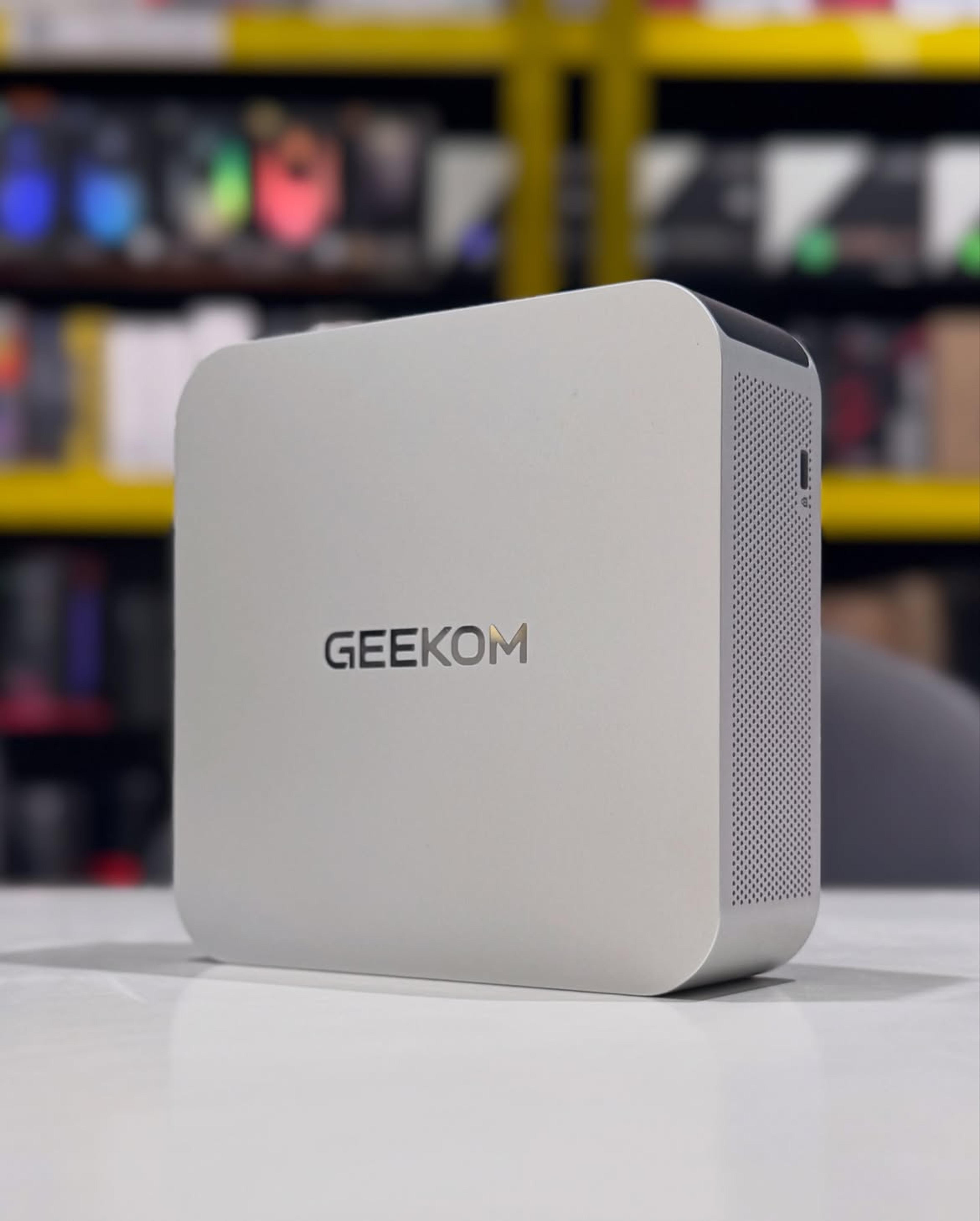 GEEKOM A9 MAX (AMD RYZEN AI 9 HX 370) - view 3