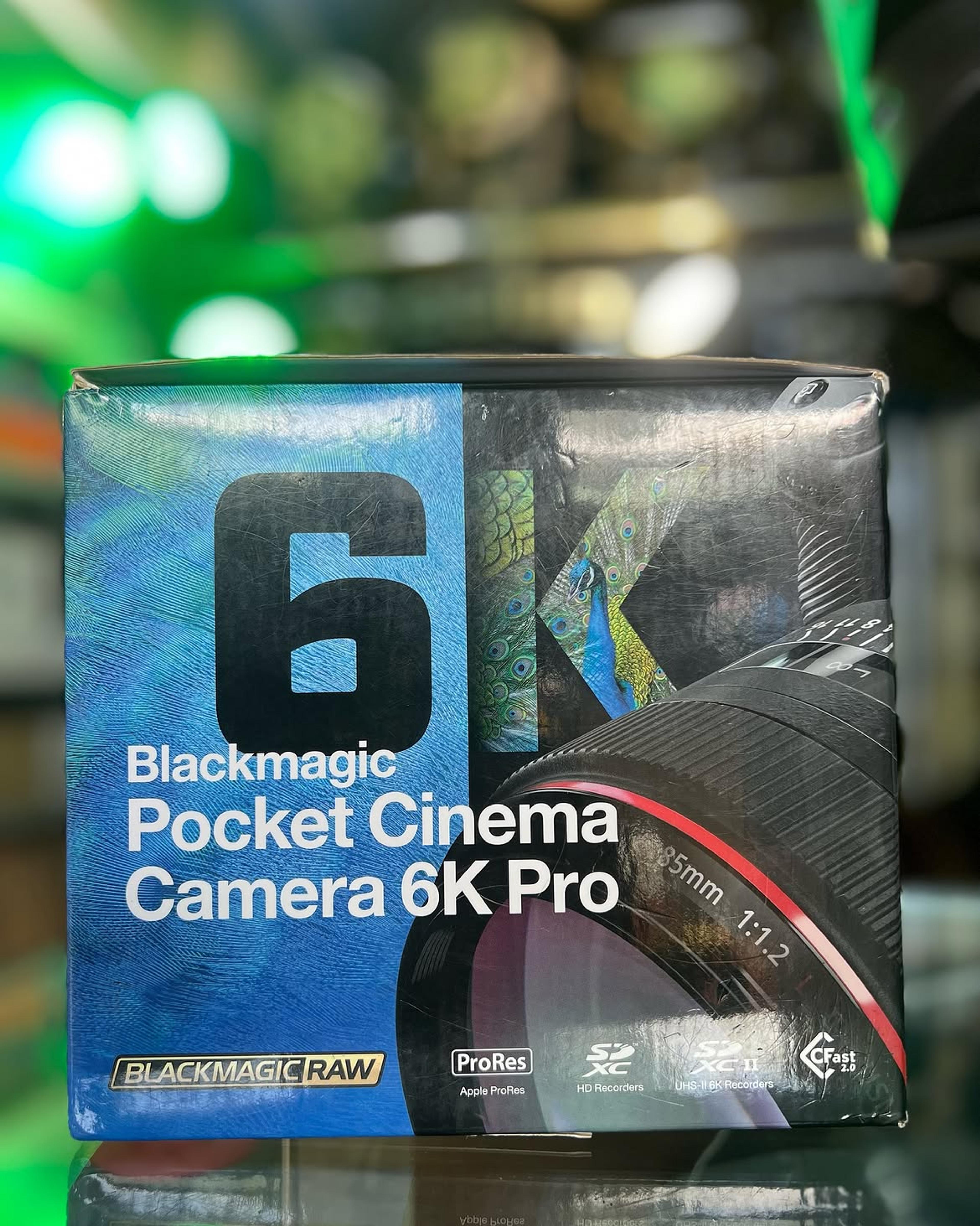 Black Magic Cinema Pocket Camera 6K Pro - view 2