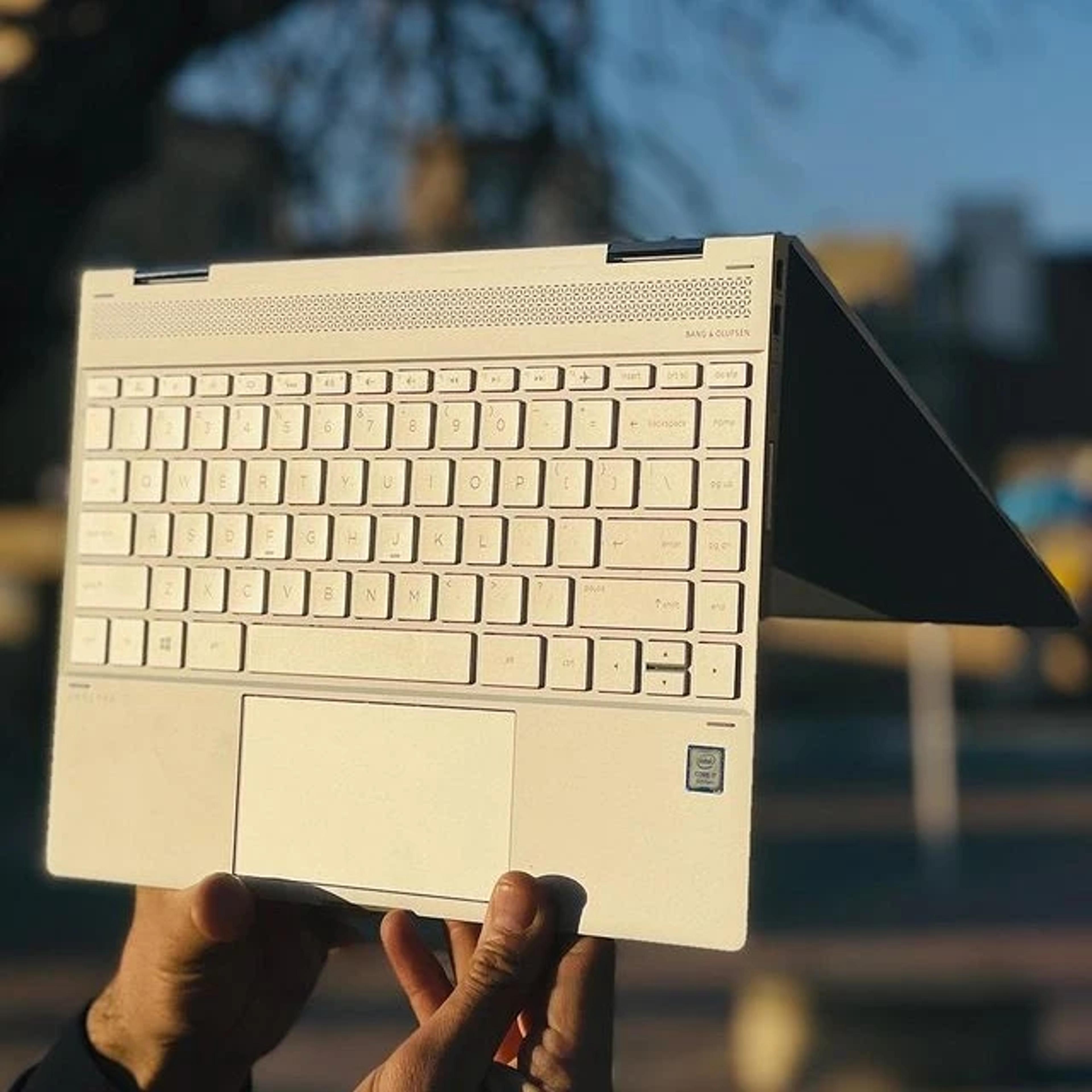 HP EliteBook 1030 G6 x360 - view 3