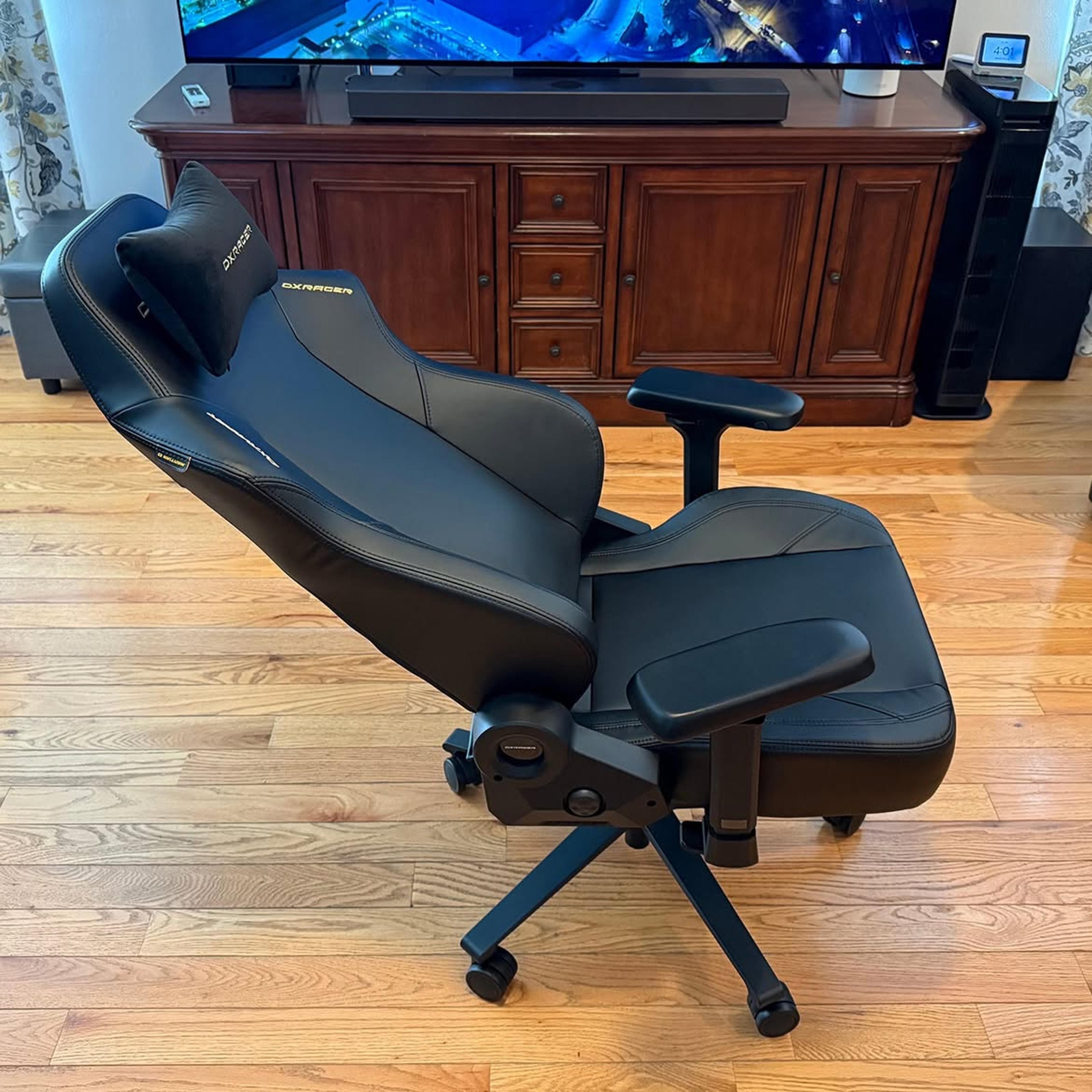 DX Racer Martian Gaming Chair - view 2