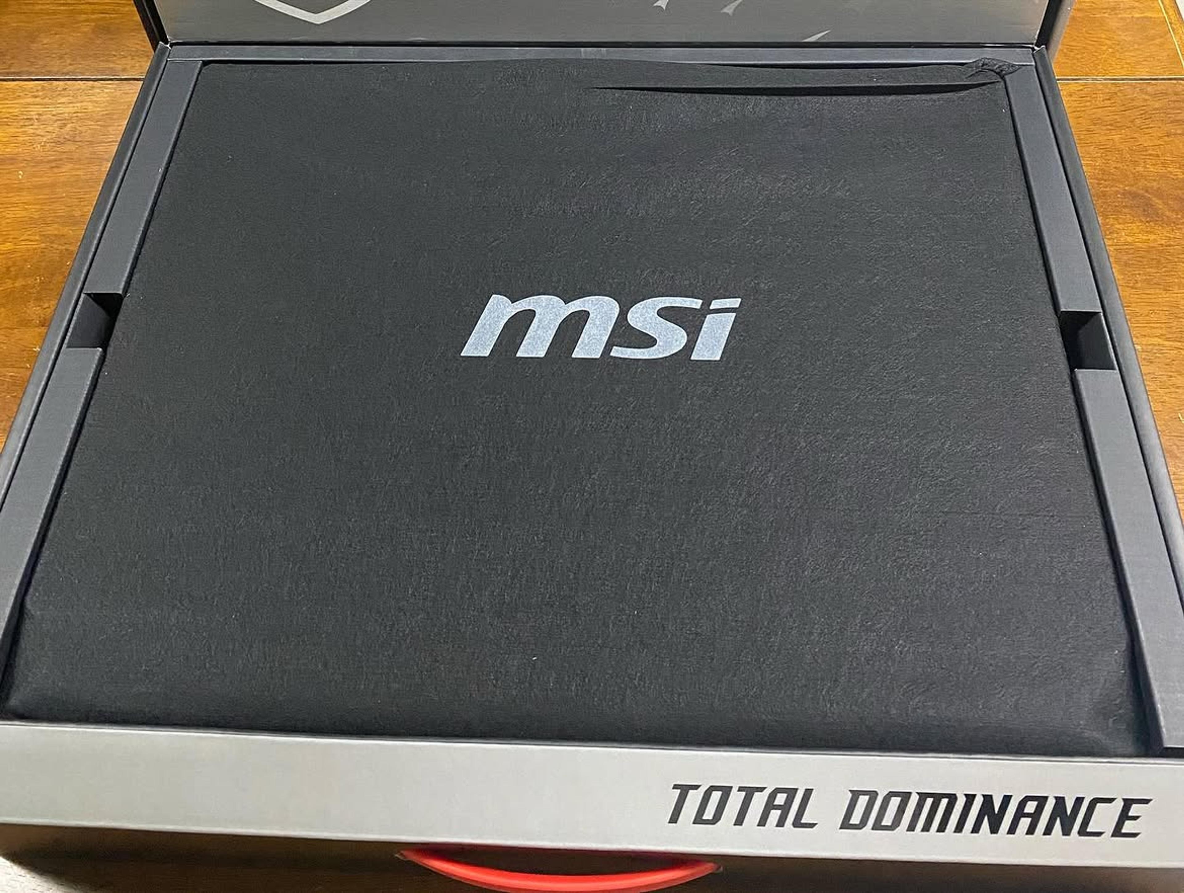 MSI Titan 18 HX AI (Dragon Edition Norse Myth) 64GB/4TB - view 3