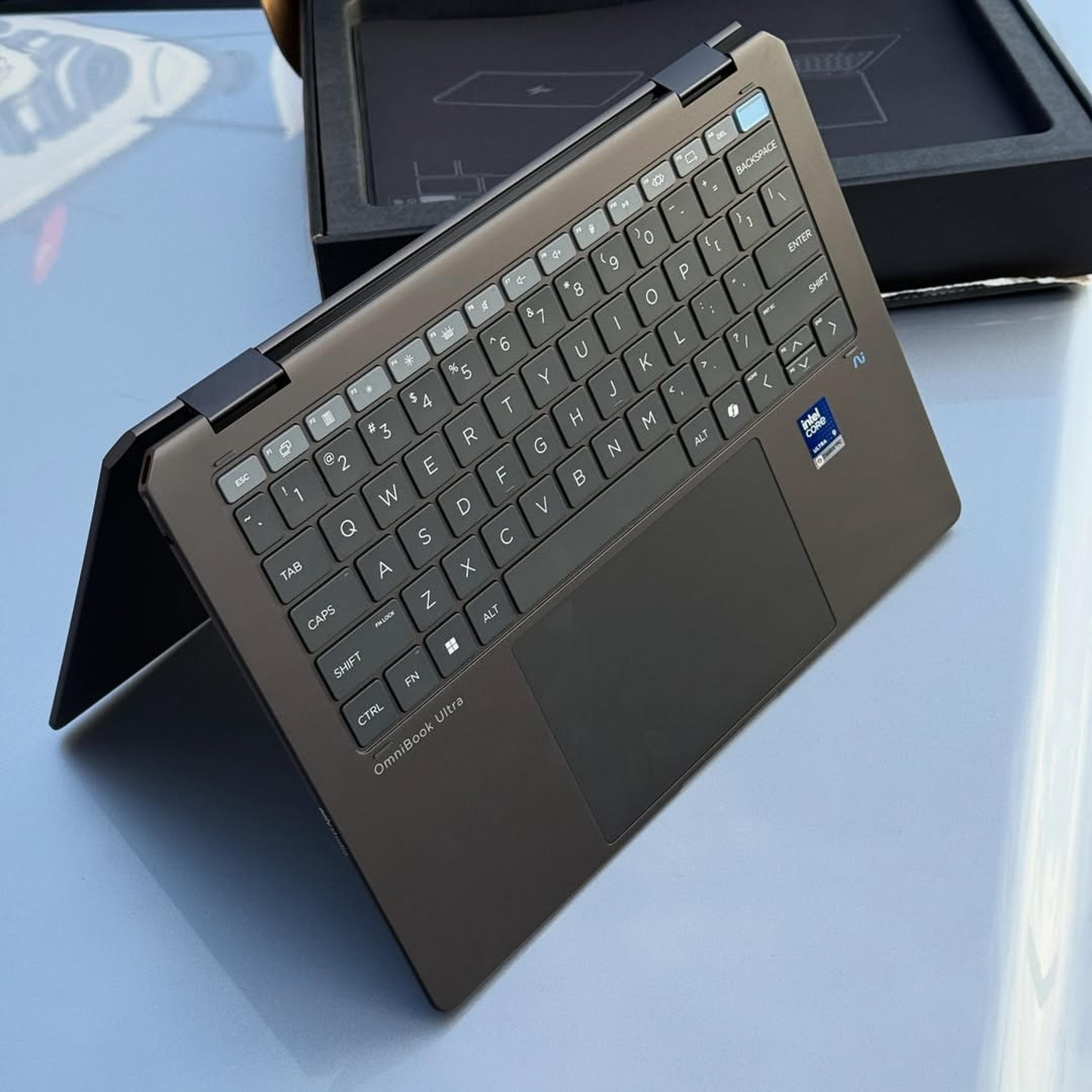 HP OmniBook Ultra Flip Laptop 14-fh0033dx - view 4