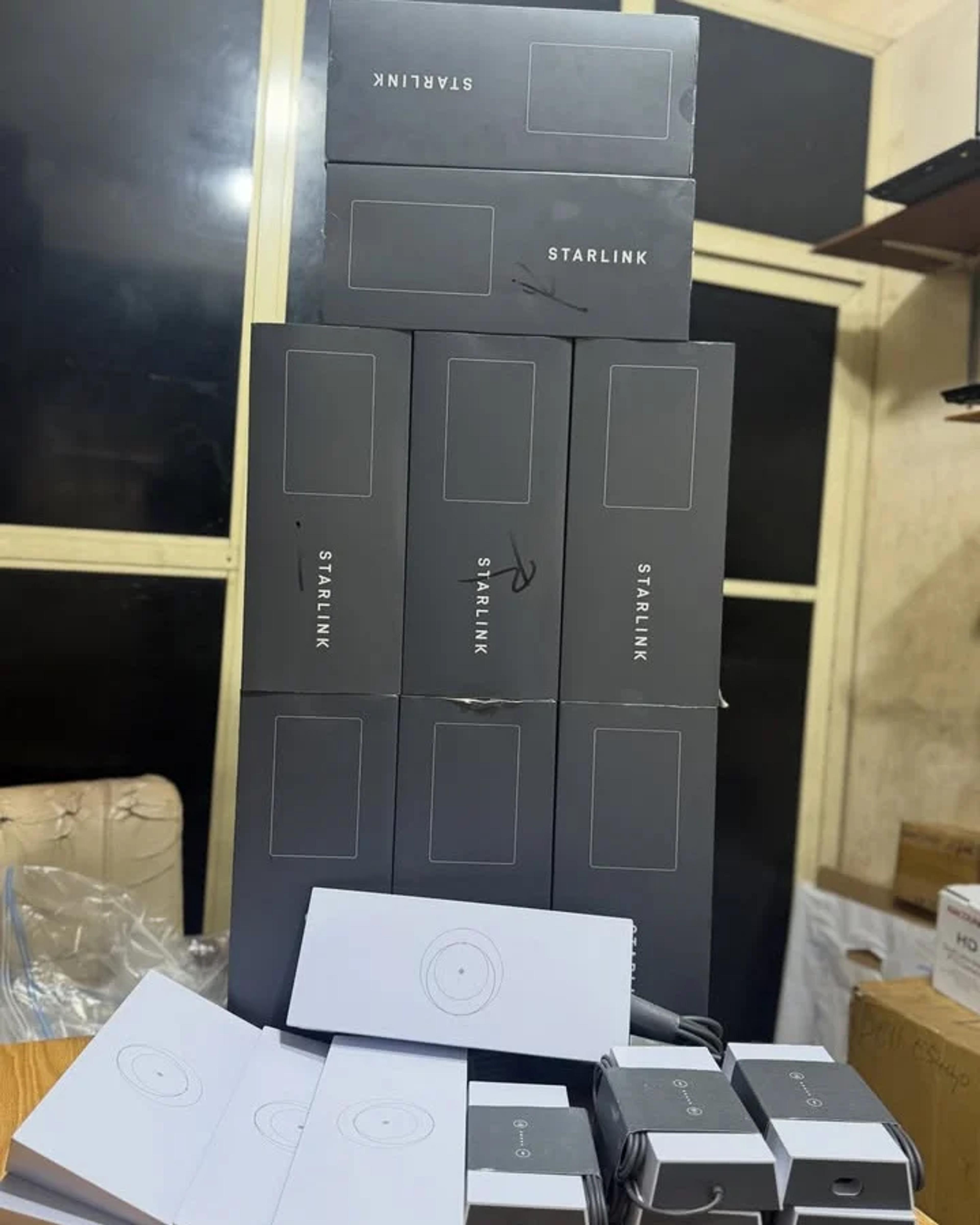 Starlink Mesh Router Gen 3 - view 2