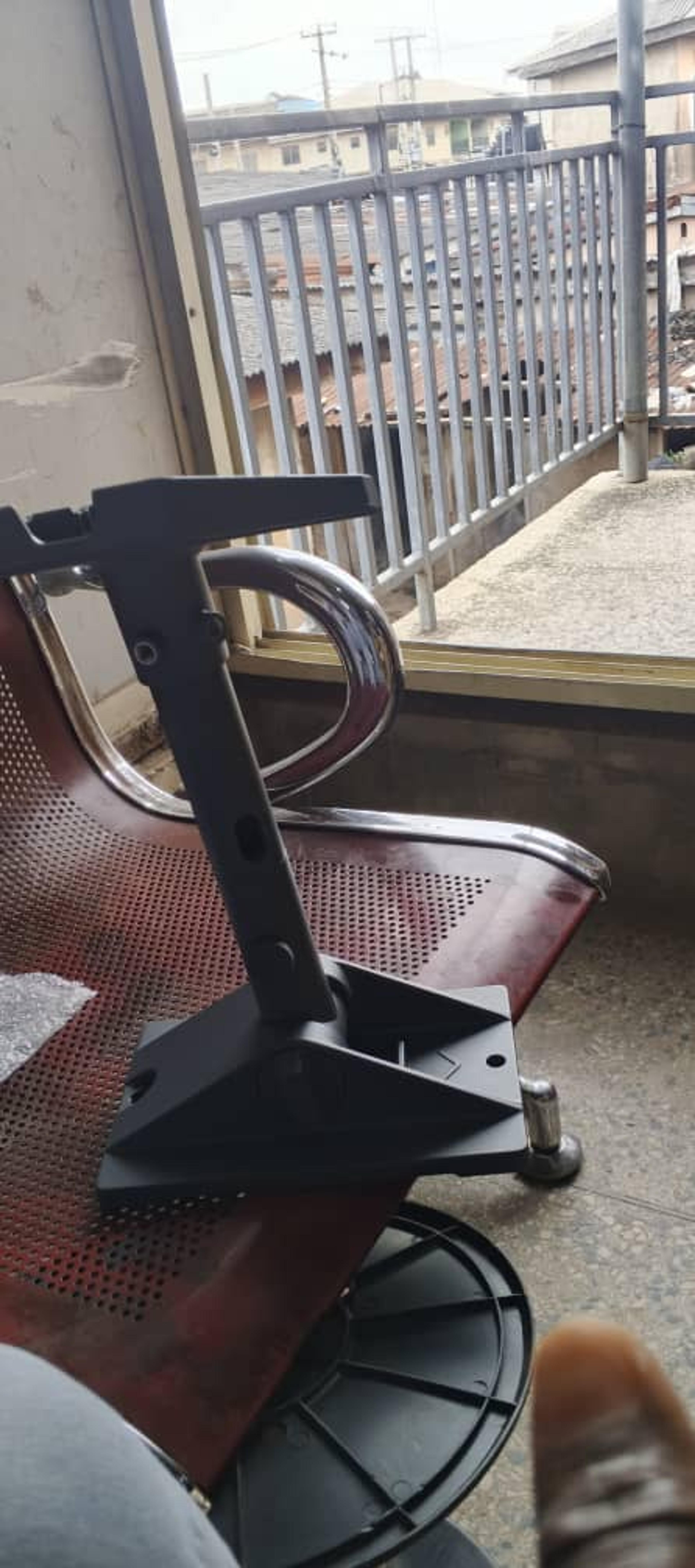 The Starlink Standard V4 Gen 3 (non-actuated) mount - view 3
