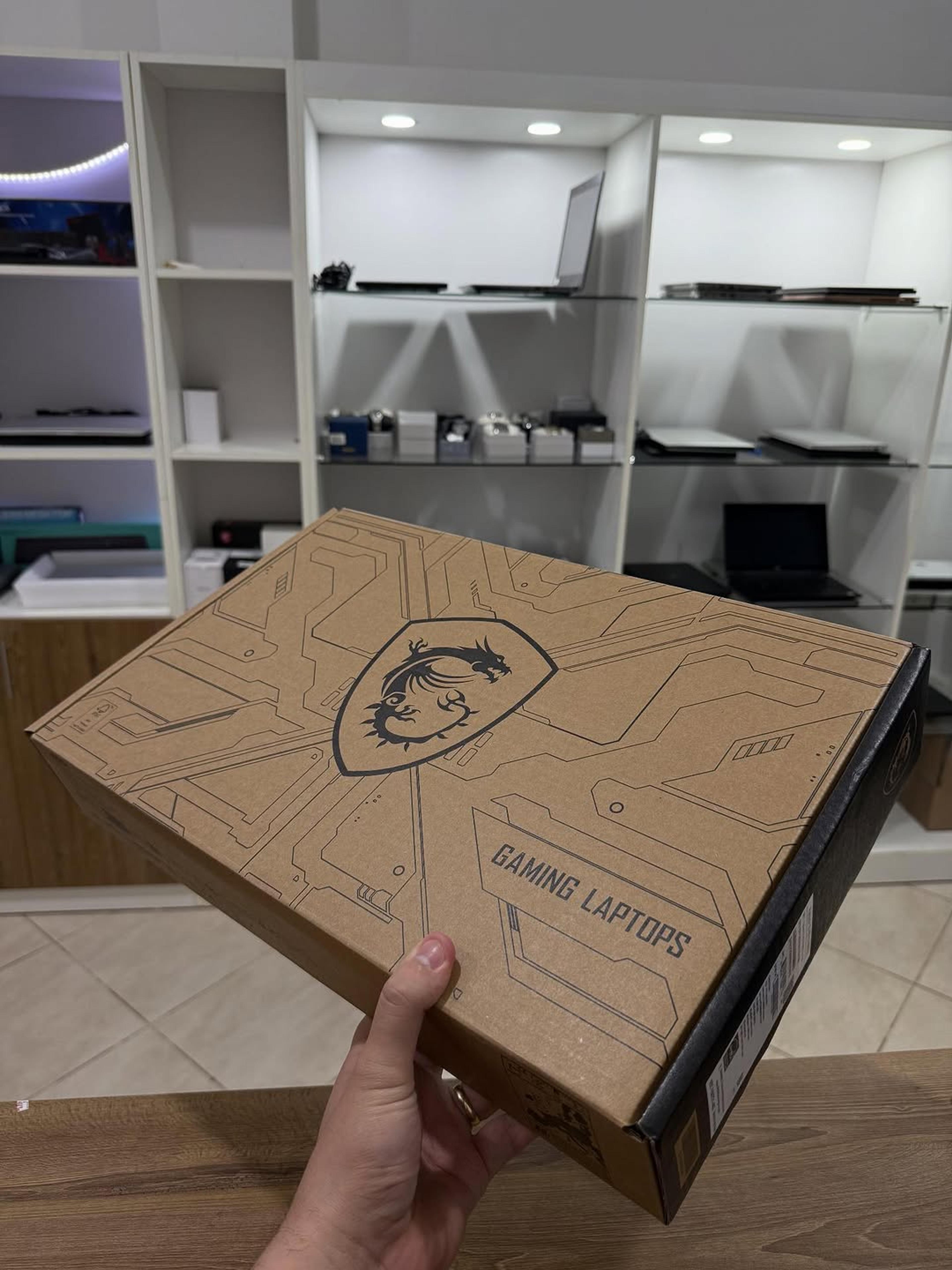 MSI Katana 15 HX (RTX 5050, Core i7 14th Gen) - view 4