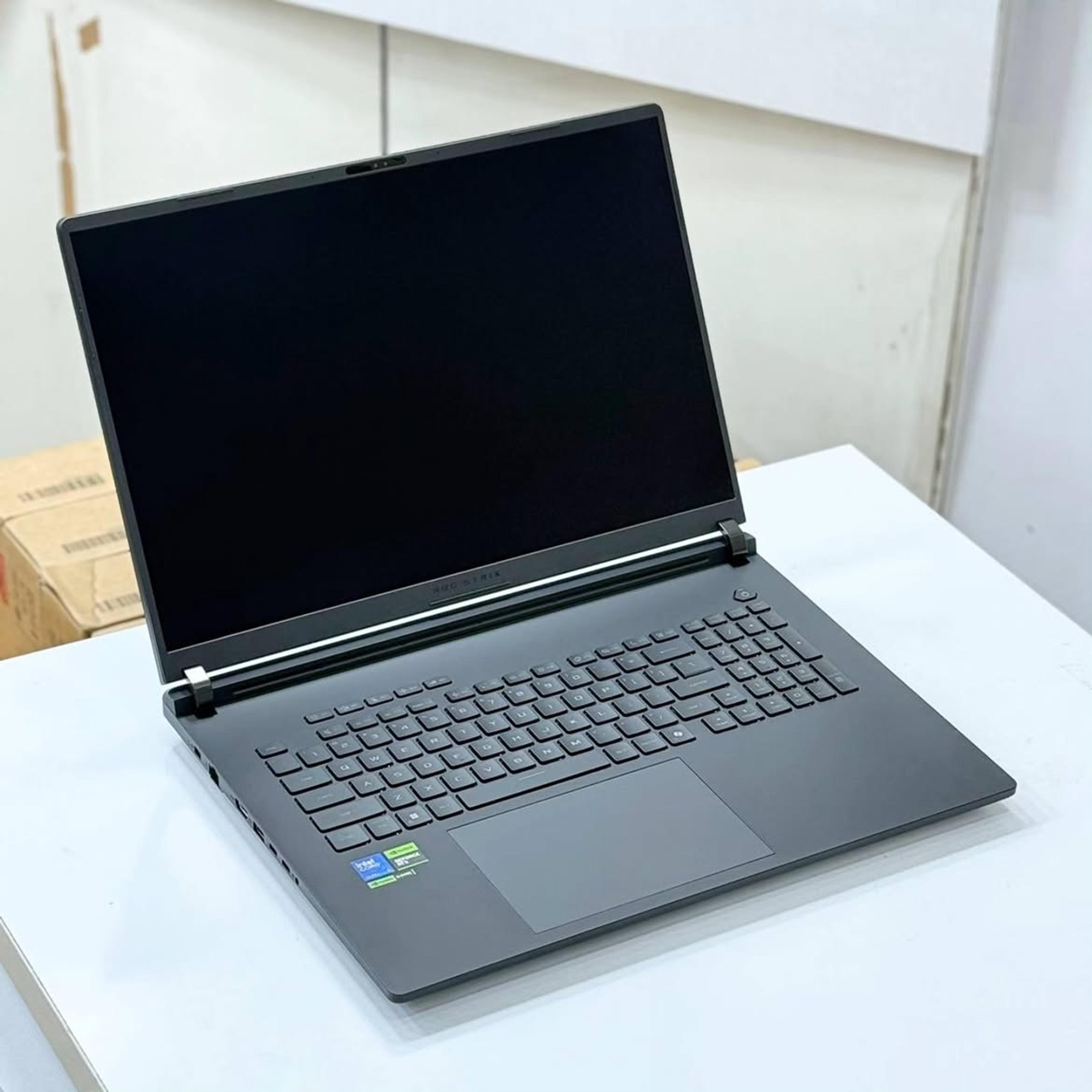 ASUS ROG Strix SCAR 16 (2026) - view 4