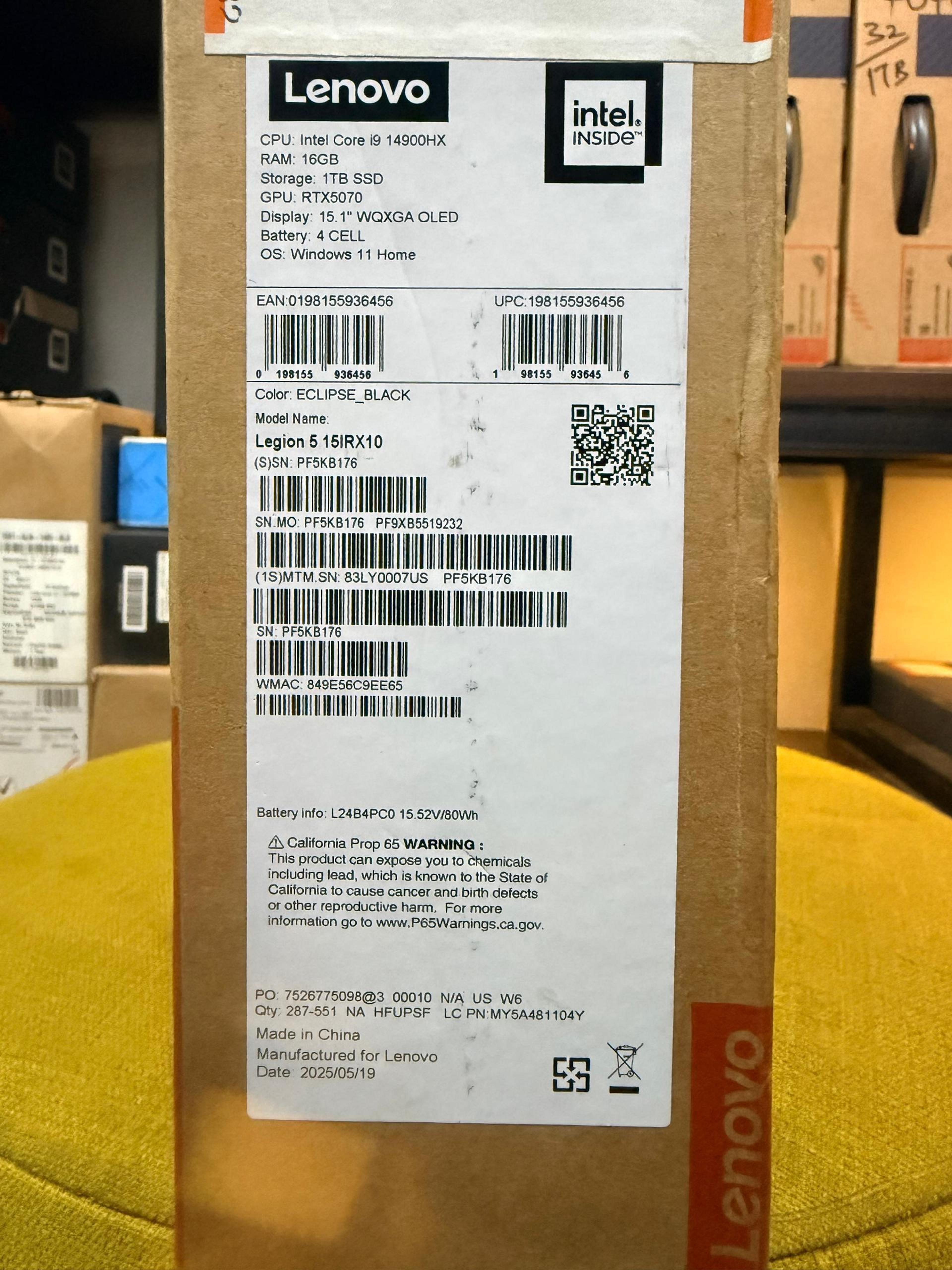 Lenovo Legion 5 15IRX10 OLED - view 3