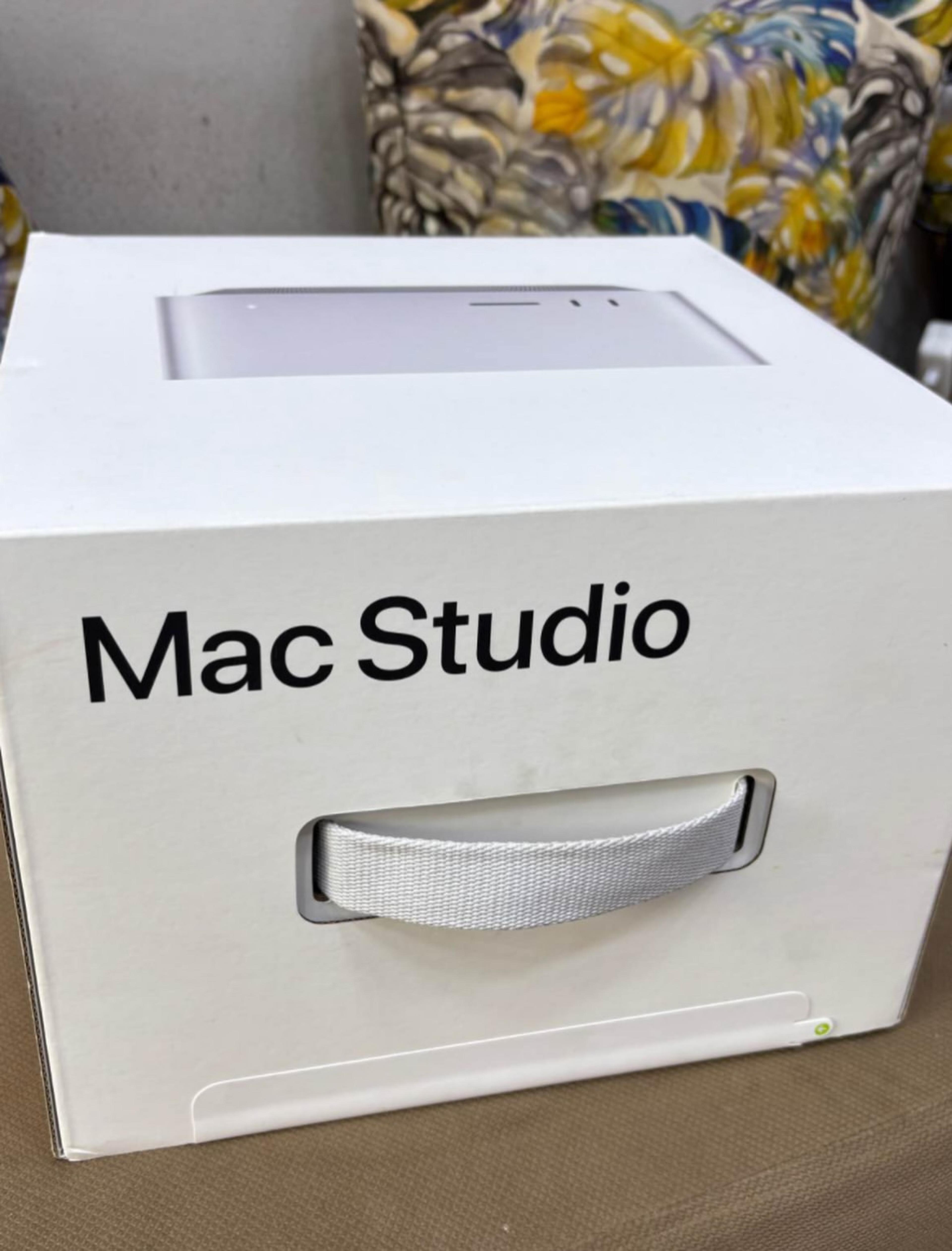 Apple Mac Studio 2024 M3 Ultra 96GB RAM 1TB SSD - view 2