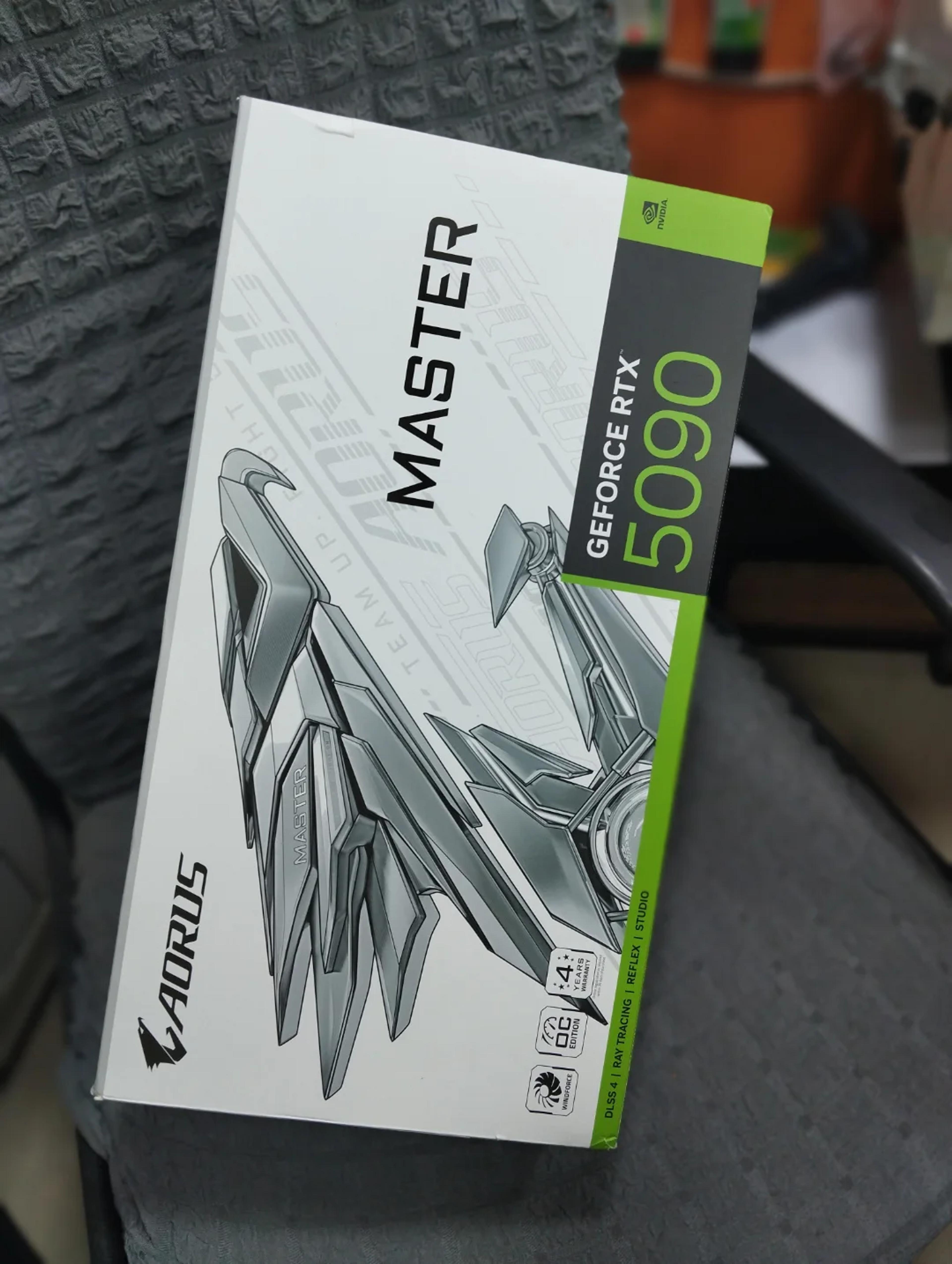 Aorus Gigabyte Master GeForce RTX 5090 (32GB) - view 4