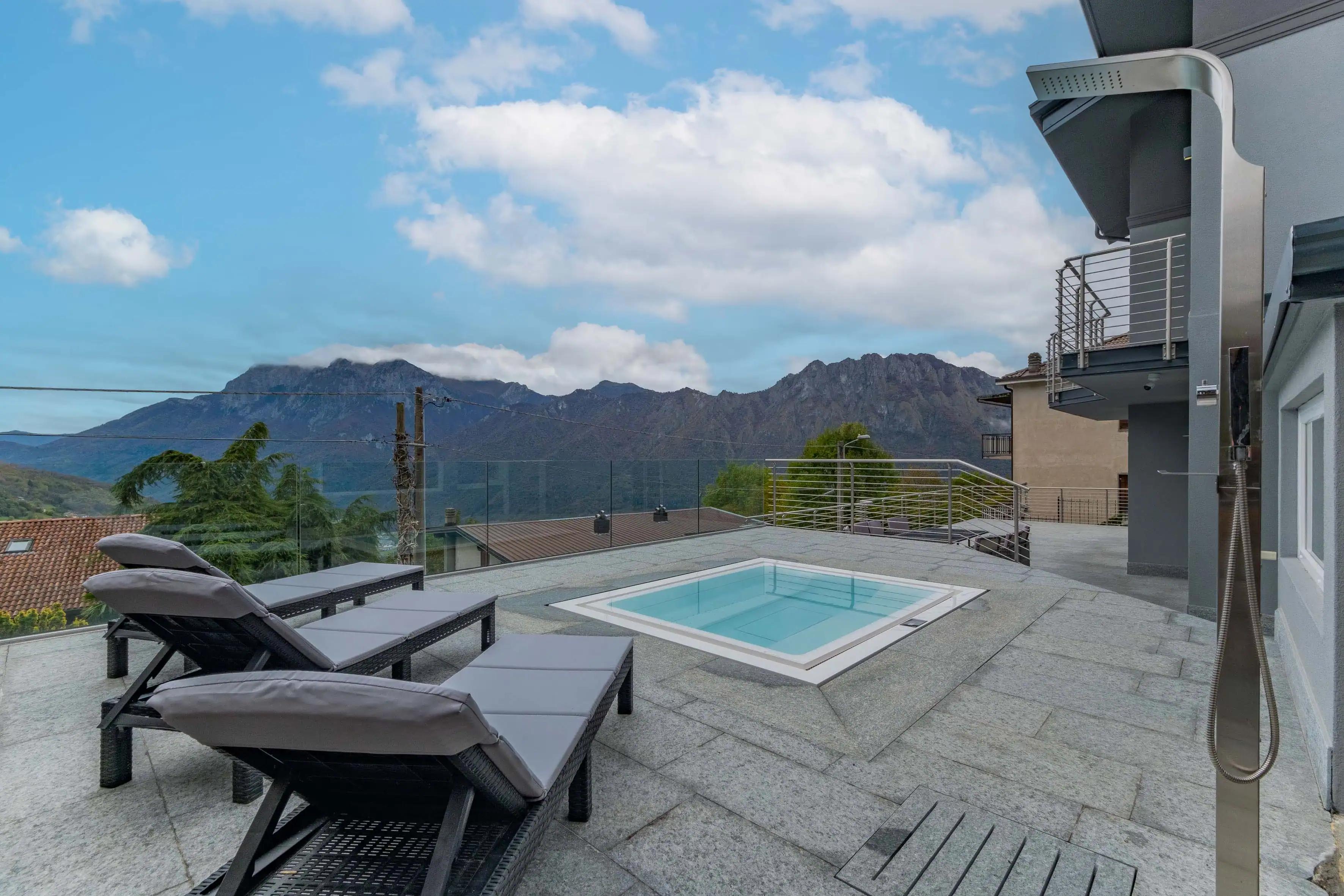 Villa di Lusso con Vista Panoramica sull’Alta Valsassina