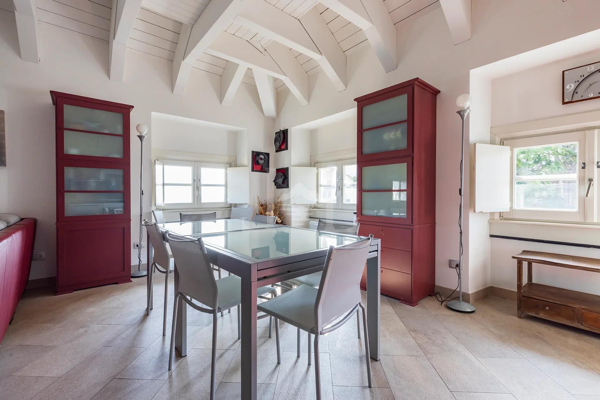 Splendido Attico Vista Mare in Vendita all'Interno di Villa Rosenda De Mari - Immagine 8