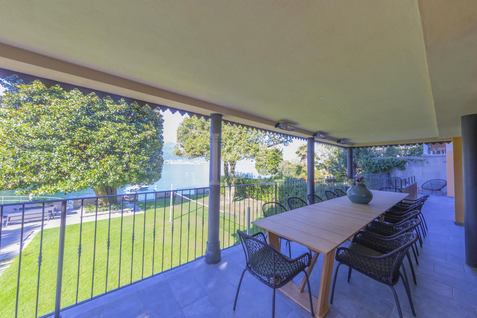 casa-pallanza-luxury-rentals-pied-dans-l'eau-affitti-di-lusso-matrimoni-location-per-eventi-porto-privato