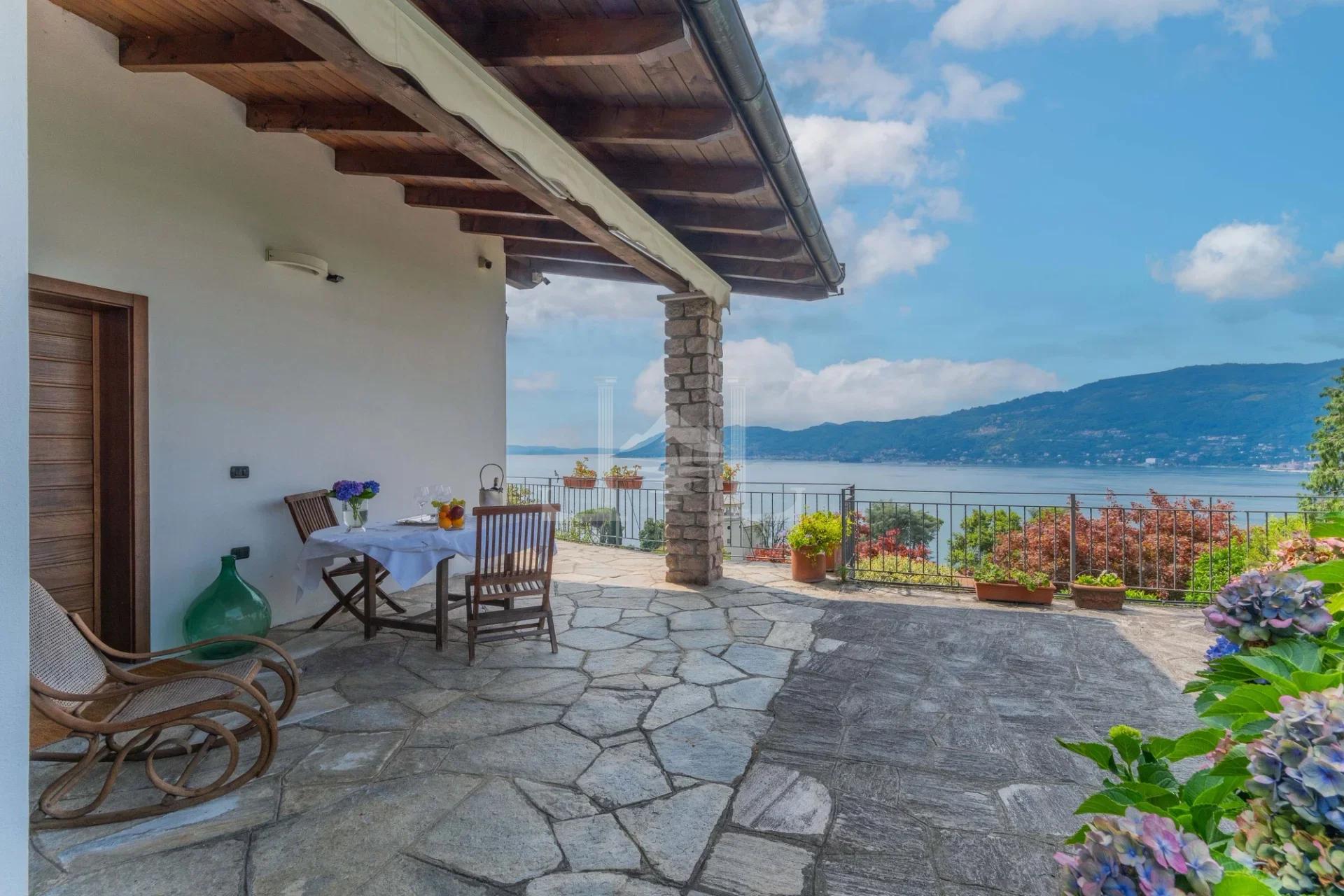 Villa con Vista Lago Strepitoso sulle Isole Borromee e Lago Maggiore - Immagine 31