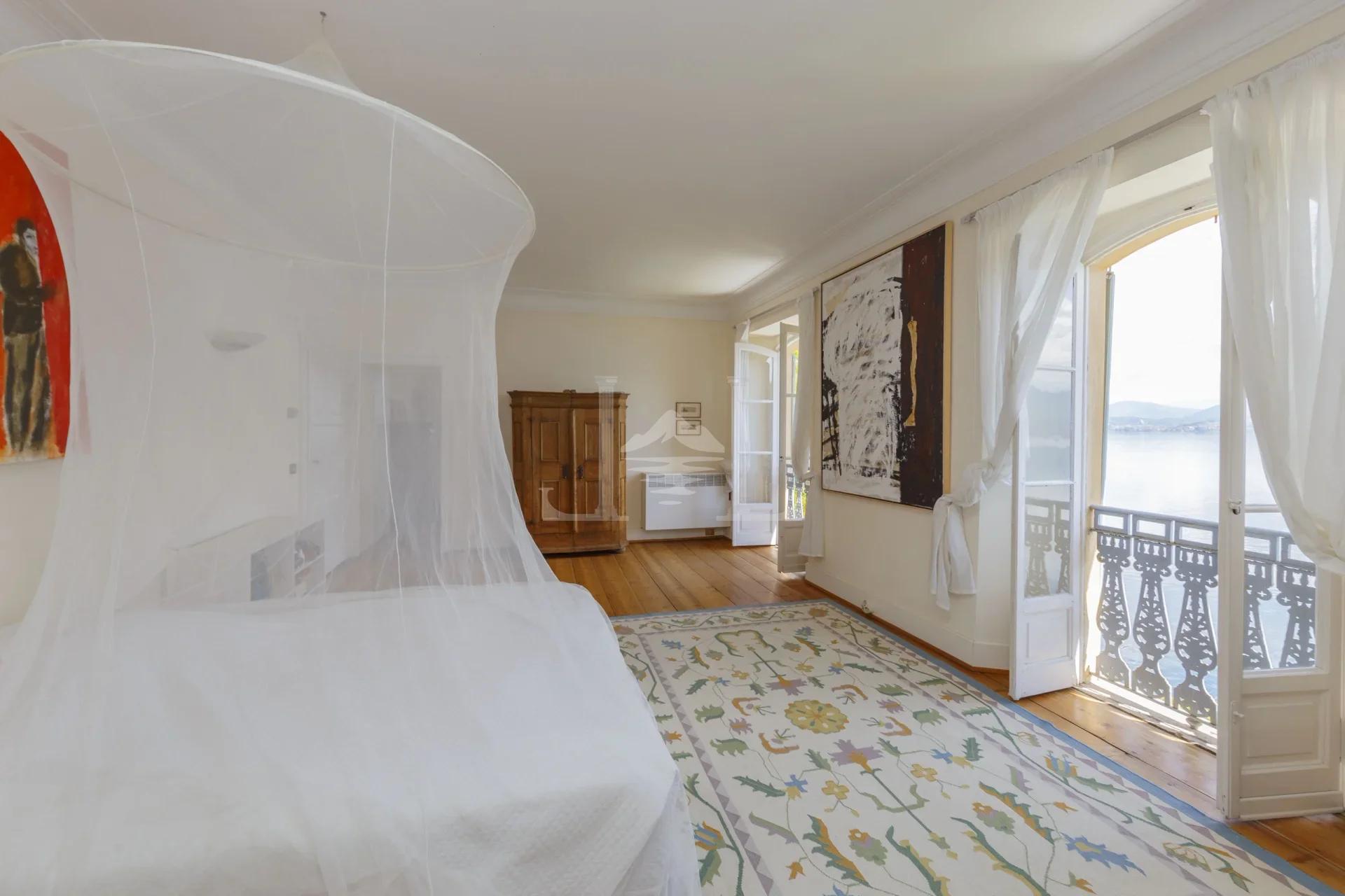 BEDROOM TOP 1