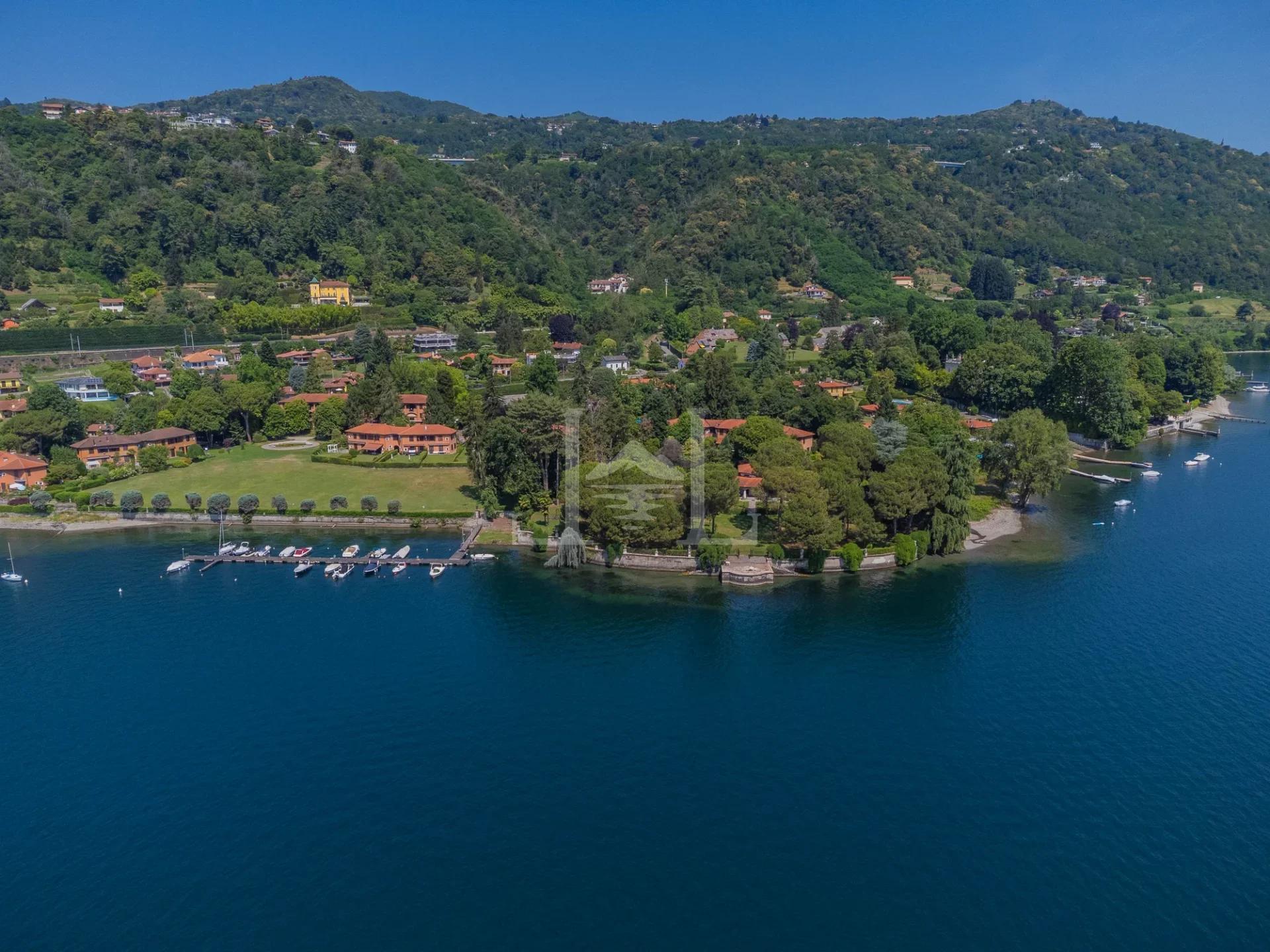 Exklusives Apartment in einer Residenz direkt am See mit privatem Bootsplatz – Meina, Lago Maggiore