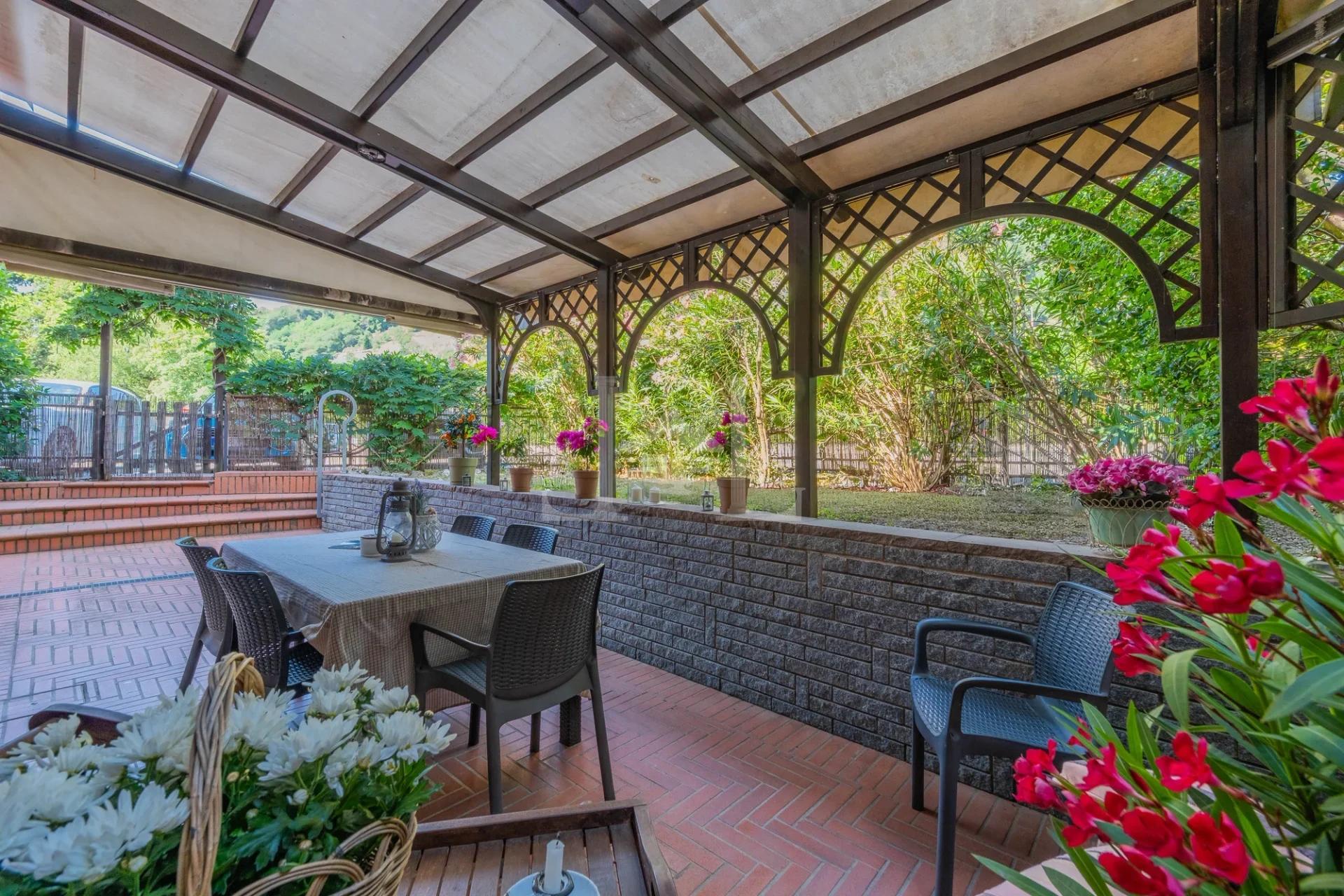 Apartment am Seeufer in Meina - Terrasse 3