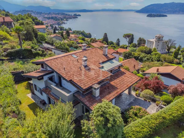 VILLA SUNA DRON AND LAKE VIEW CLOSE