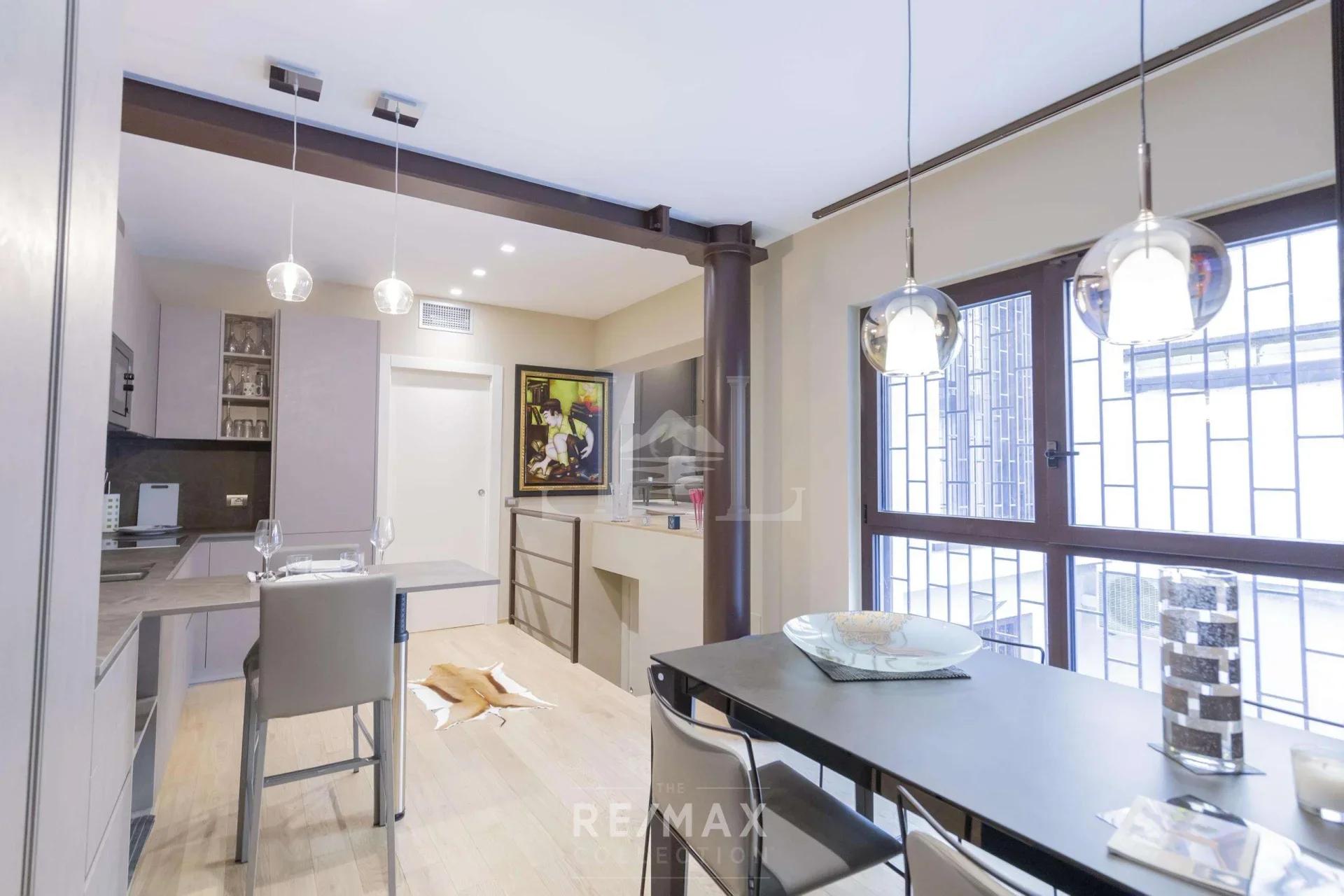 new-and-prestigious-apartment-renovated-with-garage-area-city-life-milan