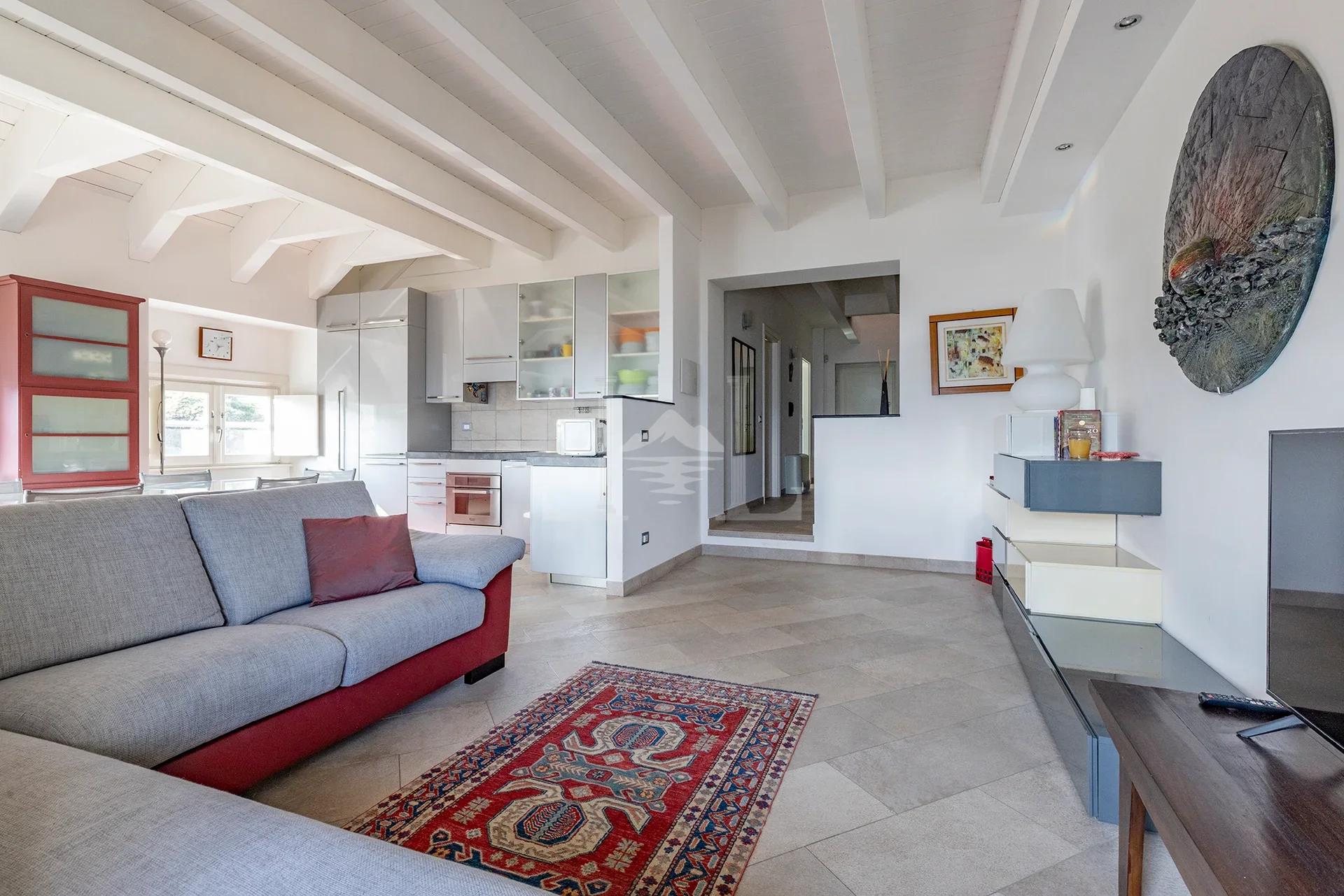 Splendido Attico Vista Mare in Vendita all'Interno di Villa Rosenda De Mari - Immagine 6