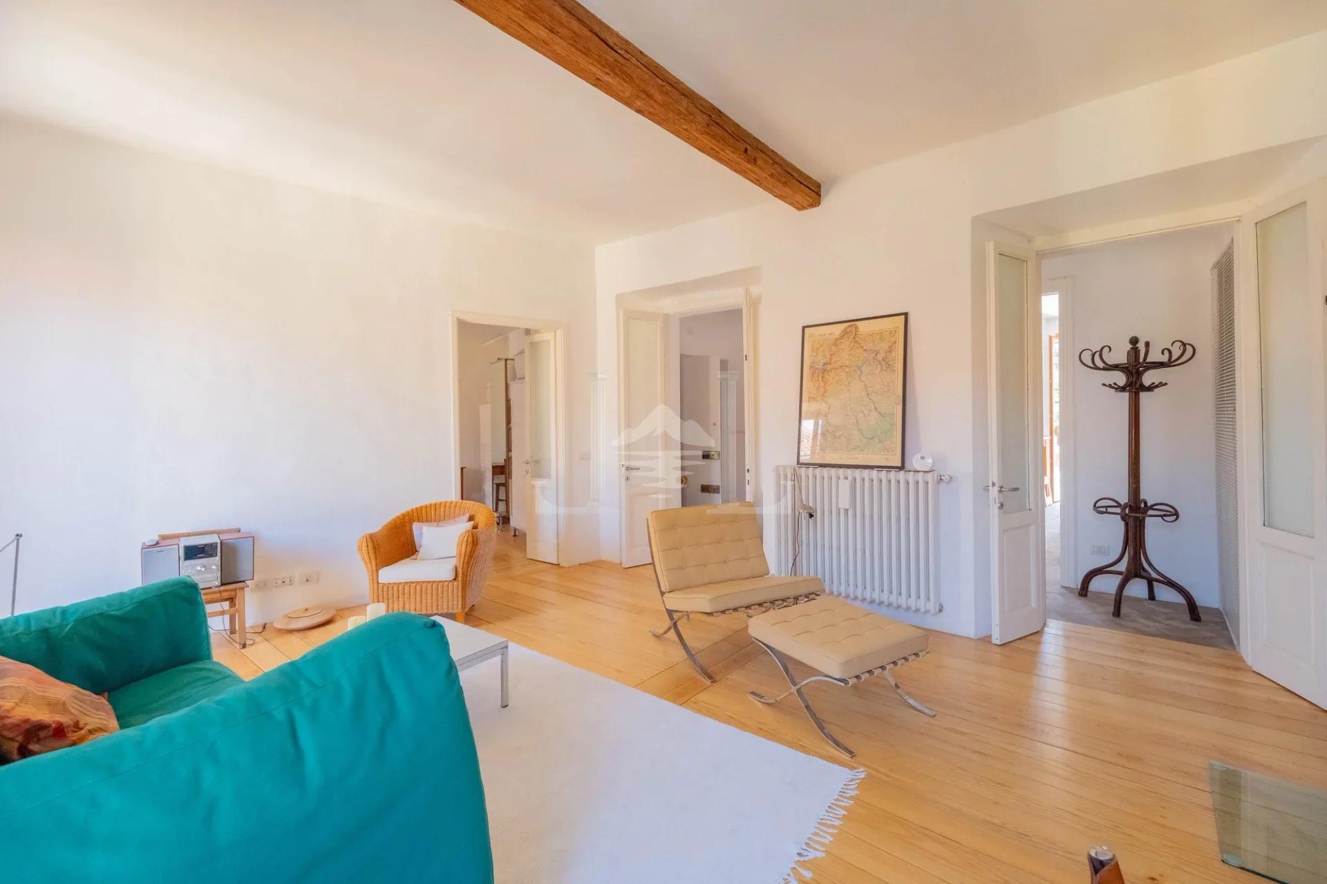 Apartment in Centro Intra - Living room 2