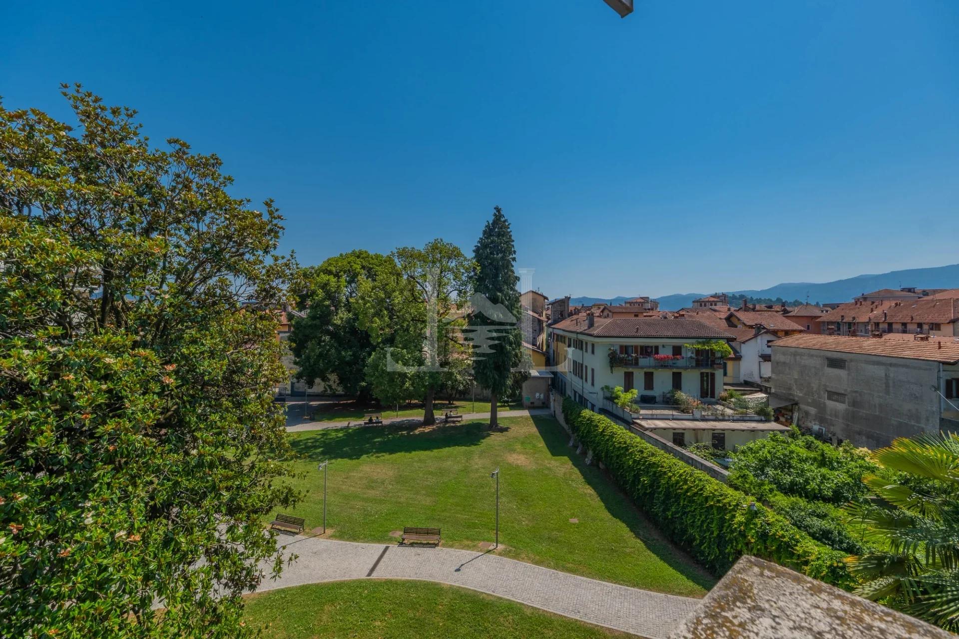 Apartment in Centro Intra - View over the park