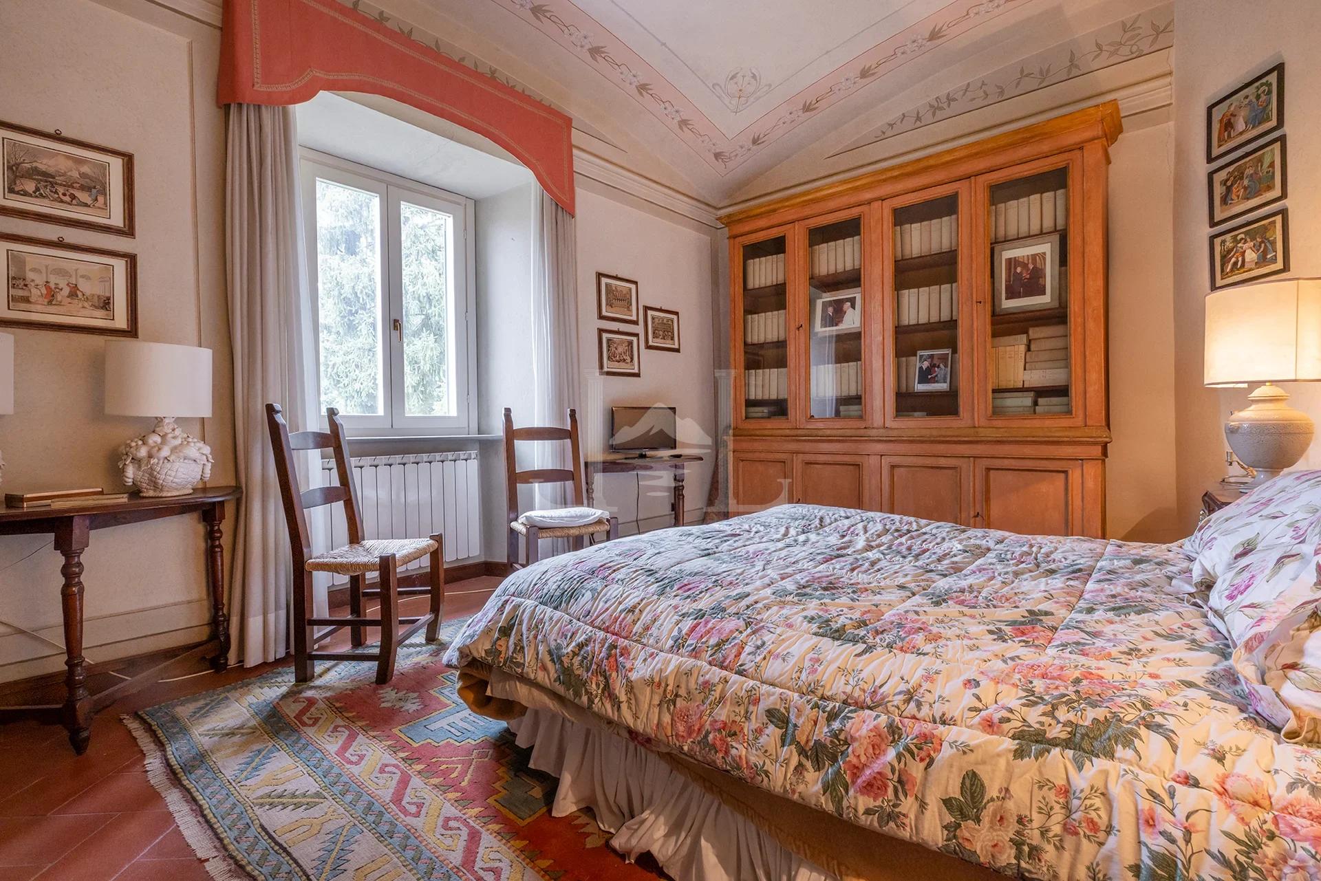 Living history, a Penthouse within a Former Franciscan Convent - Image 8