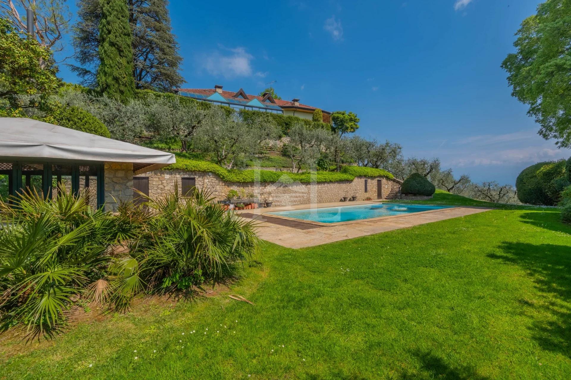 Pool house