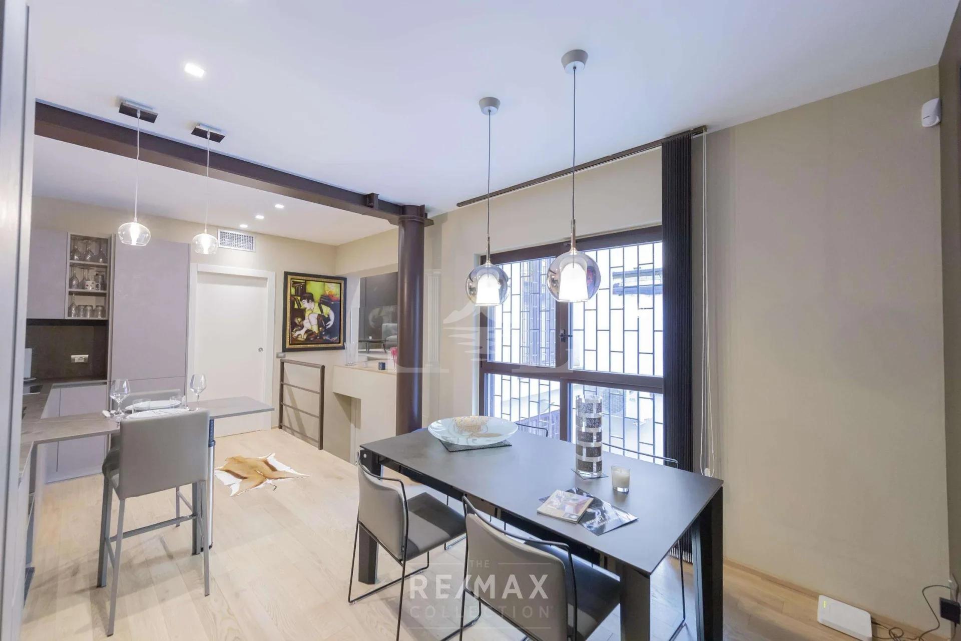 new-and-prestigious-apartment-renovated-with-garage-area-city-life-milan