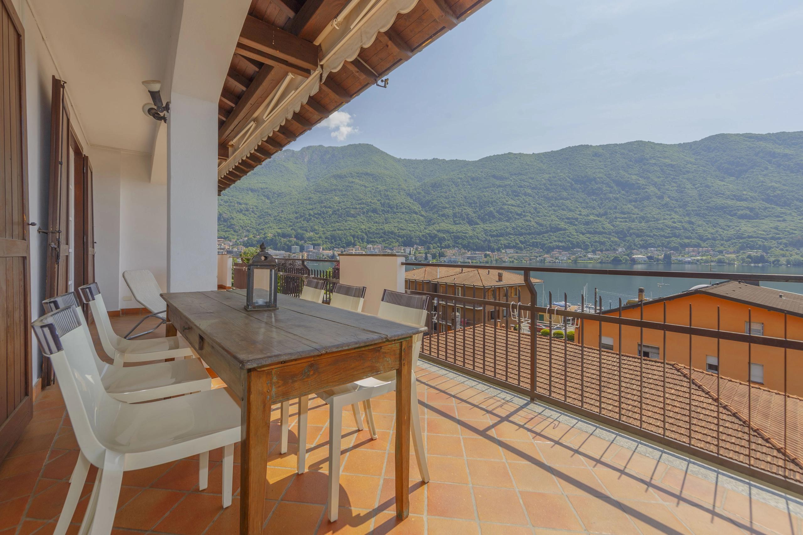 Incantevole Appartamento con Vista Lago vicino al lungolago, Lago d'Orta