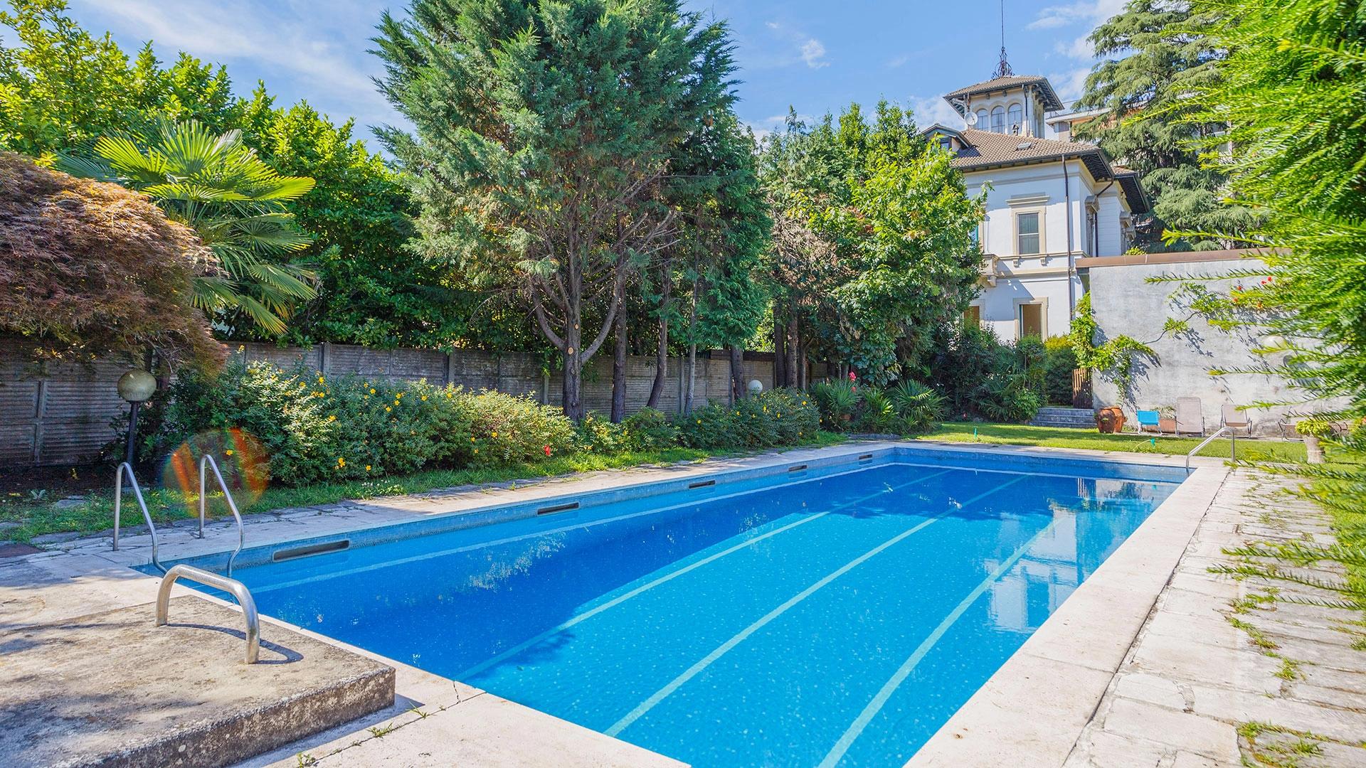 Appartamento Splendido in un Affascinante Villa d'Epoca