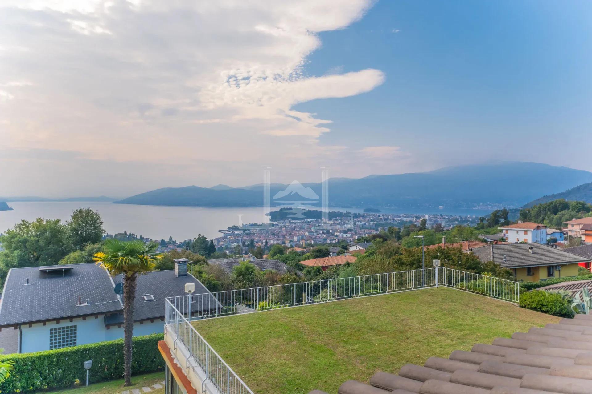 VILLA ARIZZANO LAKEVIEW TERRACE