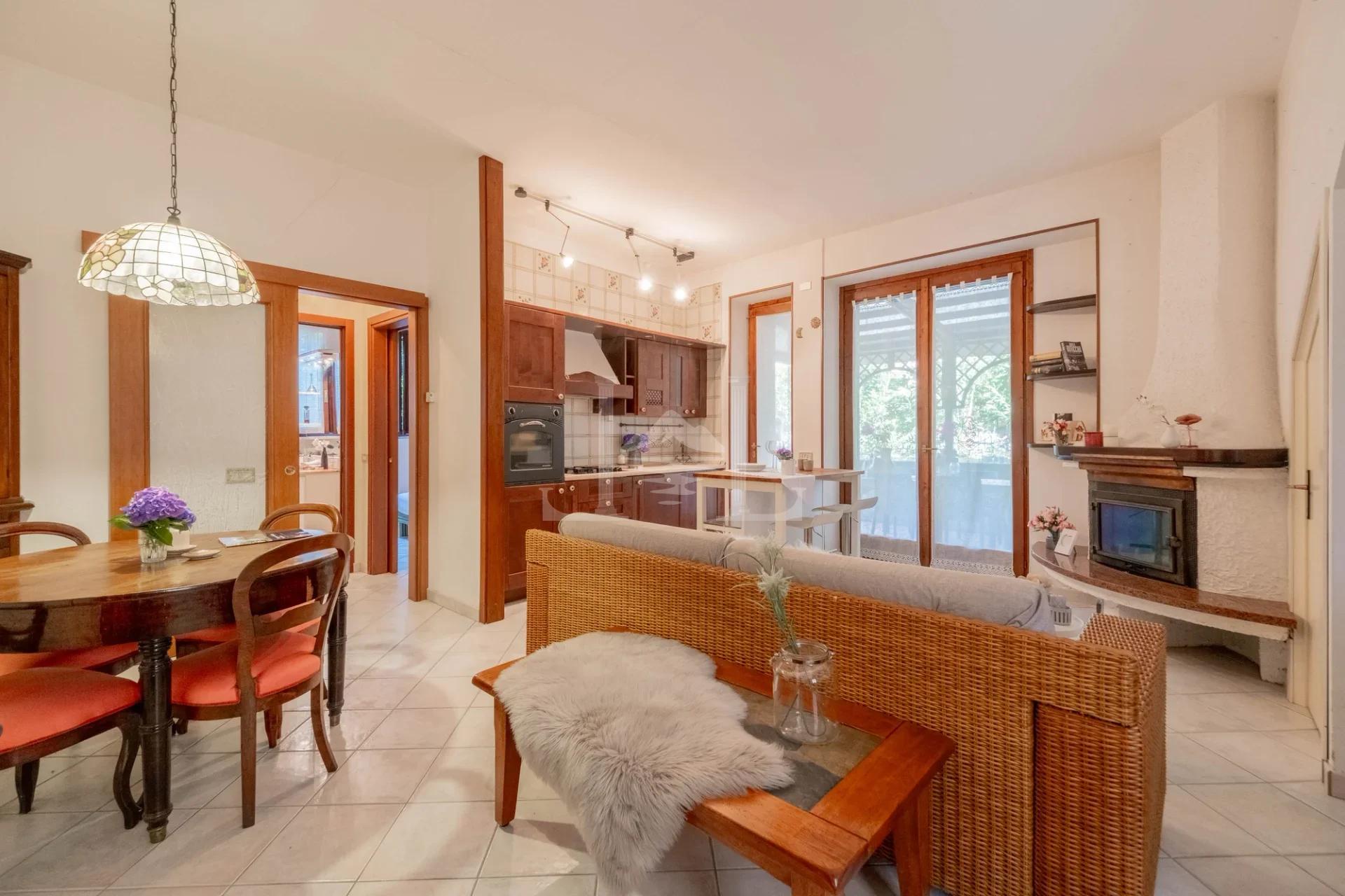 Apartment am Seeufer - Offener Wohnbereich 2