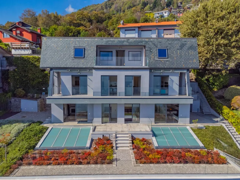 Eleganza Panoramica sul Lago Maggiore – Dimora Moderna in Vendita a Pollino