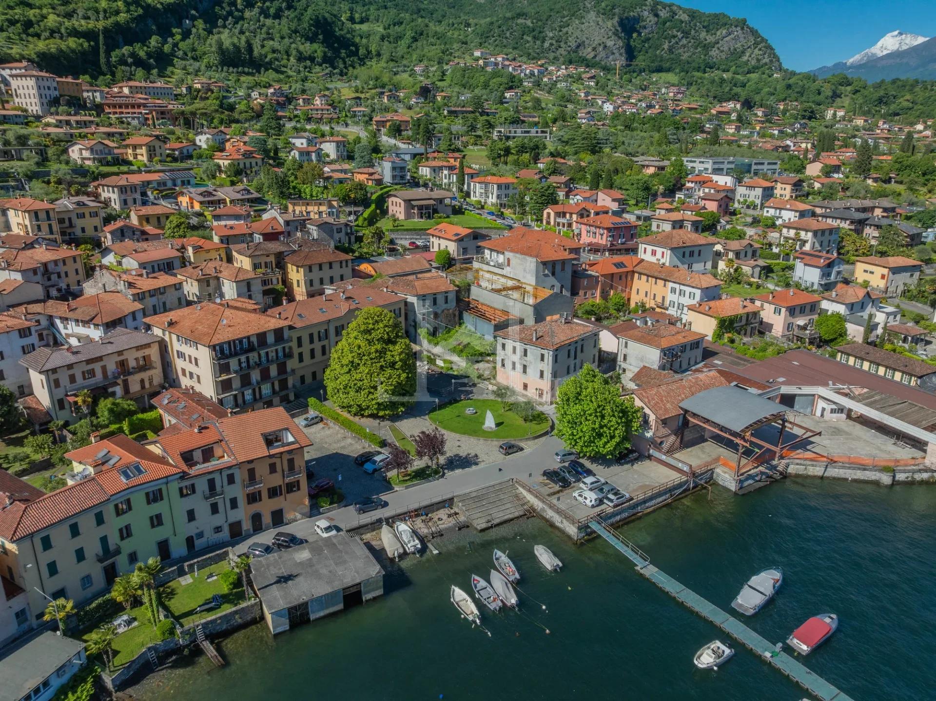 15 Tremezzina - Hangar à bateaux privé
