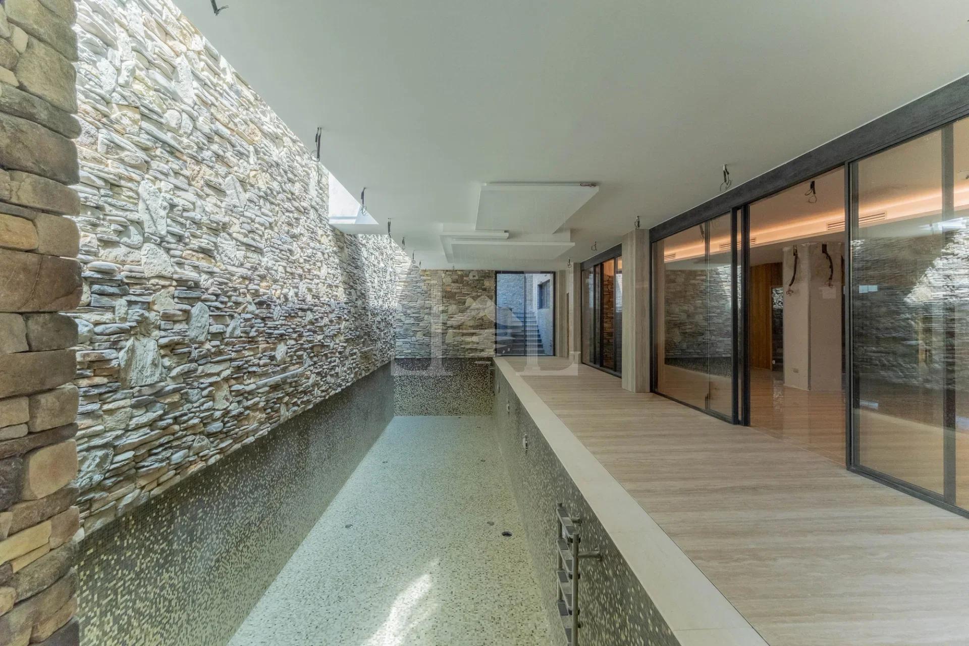 31 Tremezzina - Piscine intérieure au premier étage