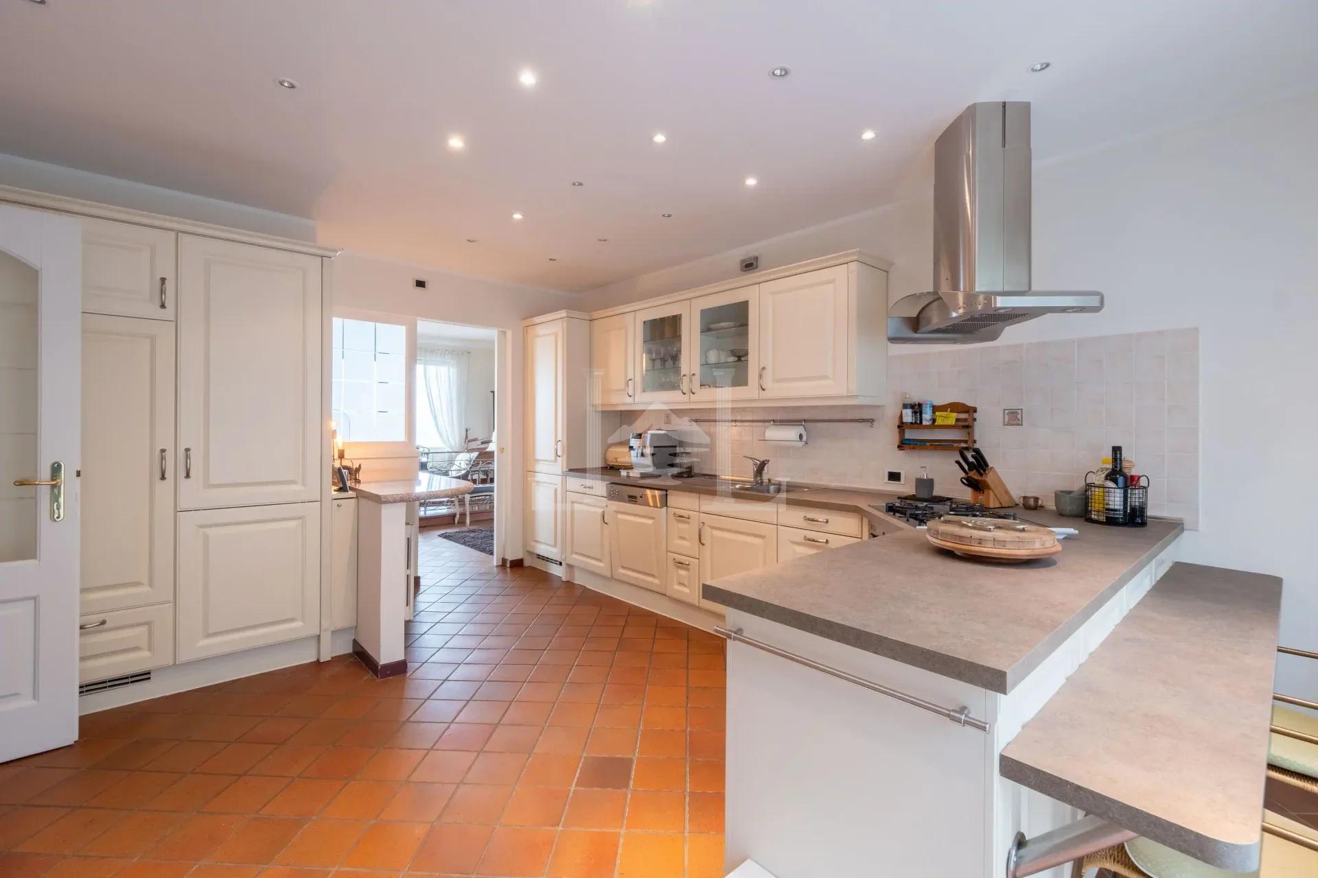 VILLA ARIZZANO KITCHEN 2