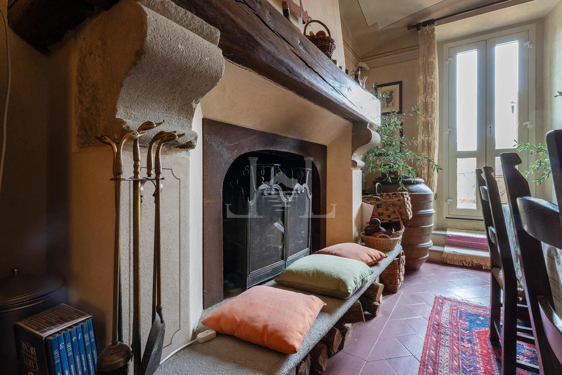 Living history, a Penthouse within a Former Franciscan Convent - Image 1