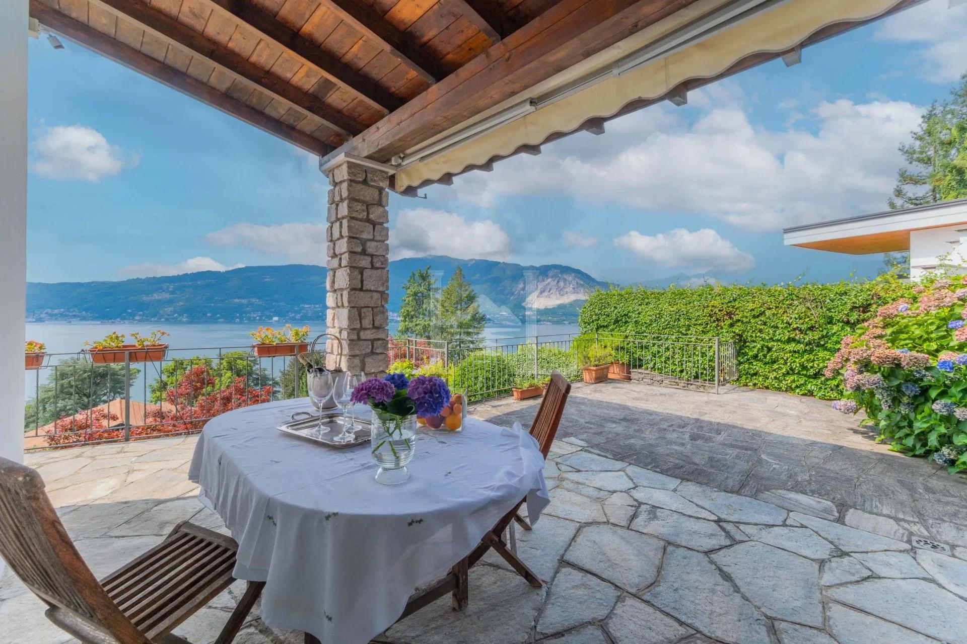 VILLA SUNA COVERED TERRACE AND VIEW