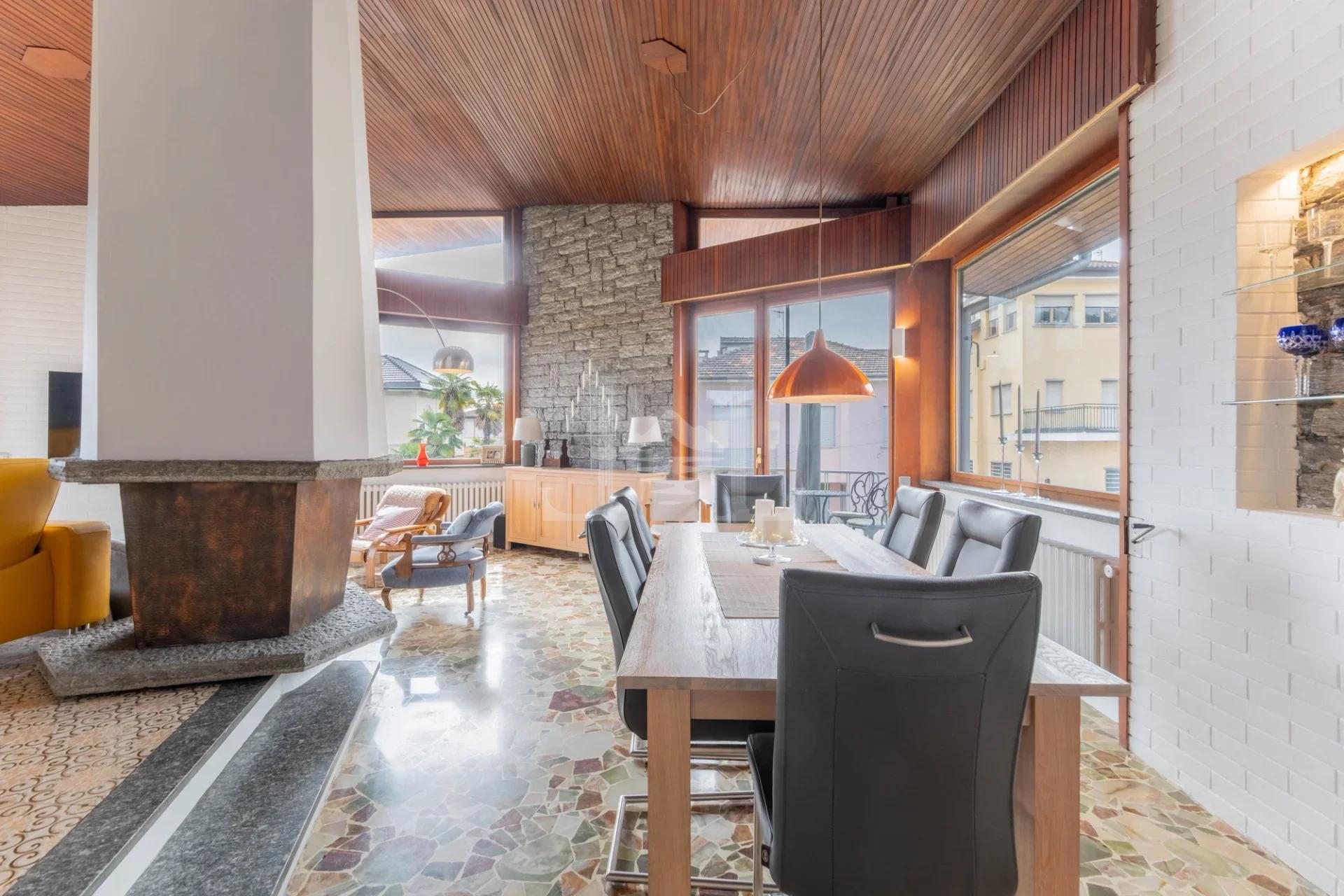 Villa Esclusiva Anni '60 a Meina Centrale, Eleganza Senza Tempo sul Lago Maggiore - Immagine 8