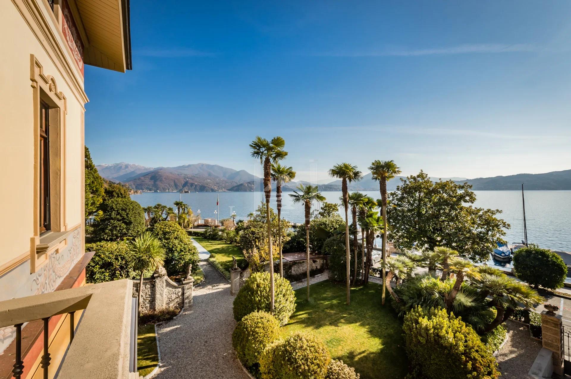 Villa Historique Face au Lac avec Jardin et Piscine à Cannero Riviera - Image 3