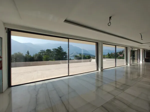 Il lusso di una tenuta privata sul Lago di Como - Immagine 9