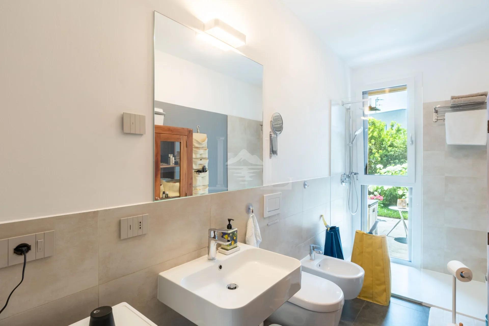 APT LAVENO BATHROOM AND SHOWER