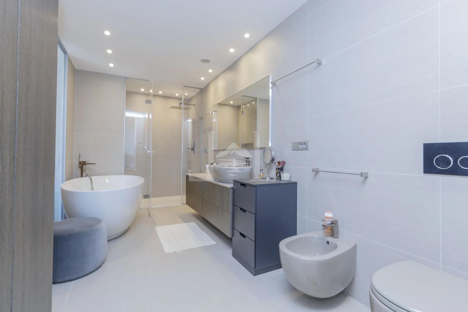 MASSINO MASTER BATHROOM