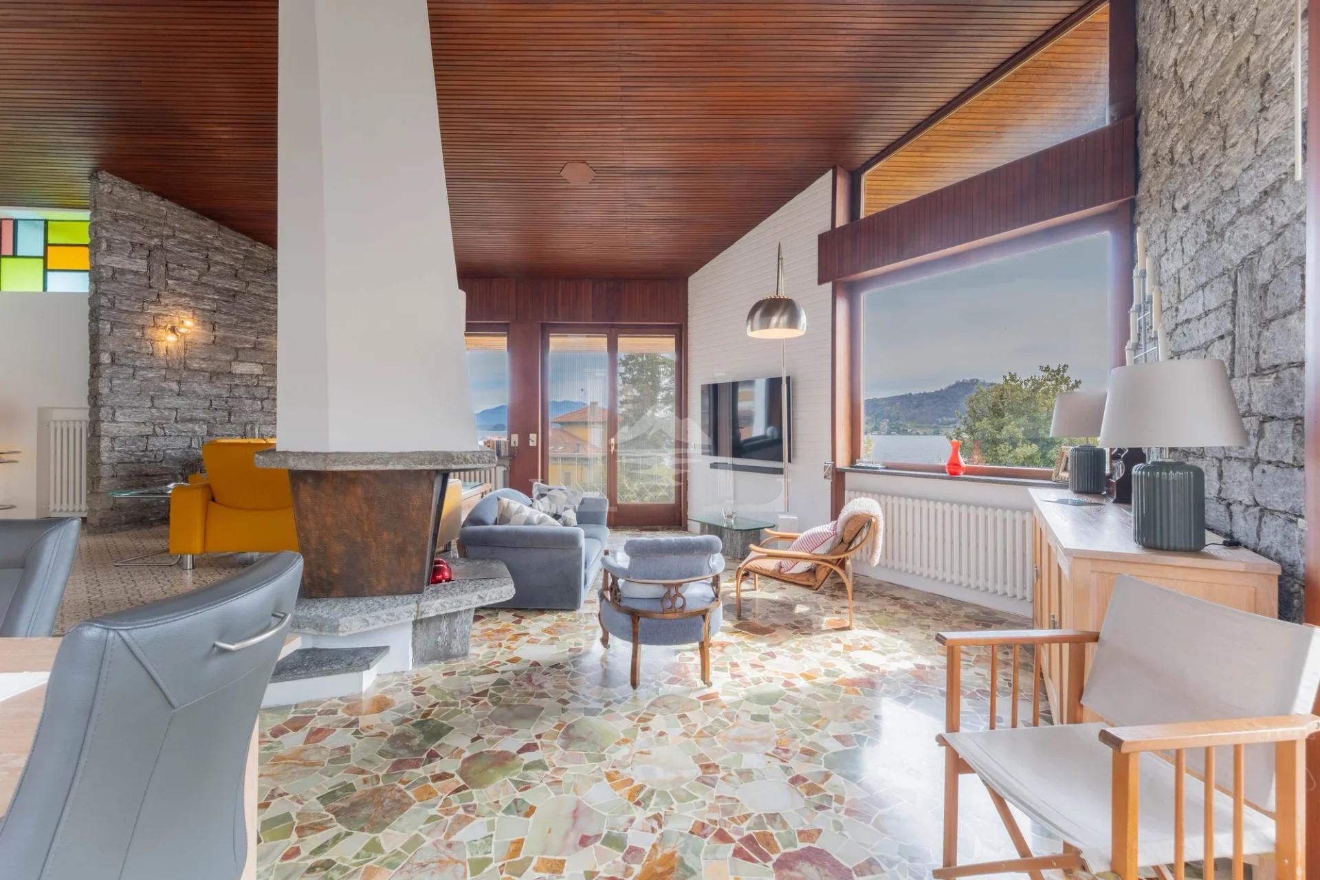 Villa Esclusiva Anni '60 a Meina Centrale, Eleganza Senza Tempo sul Lago Maggiore - Immagine 6