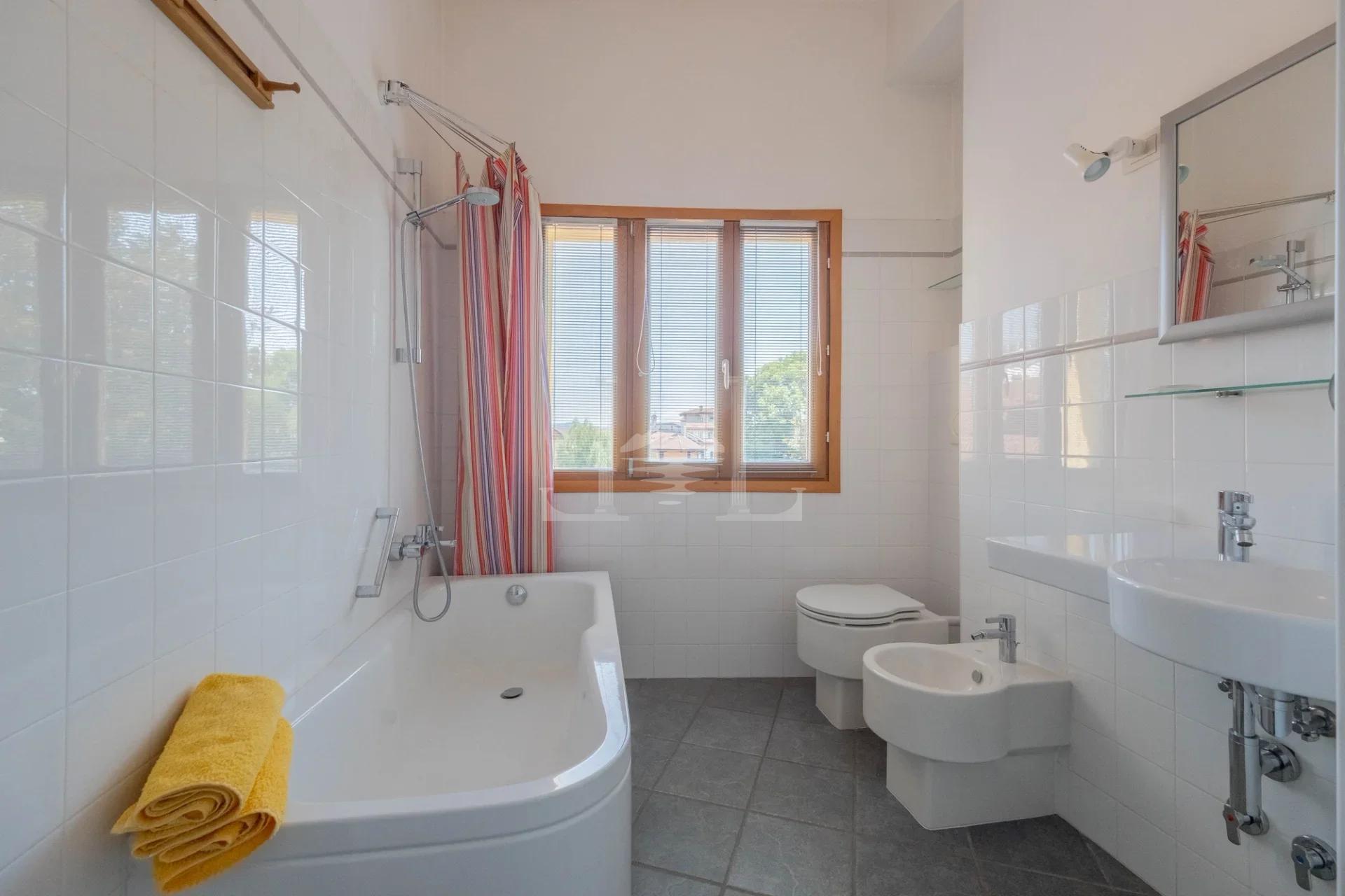 Apartment in Centro Intra - Bathroom 1