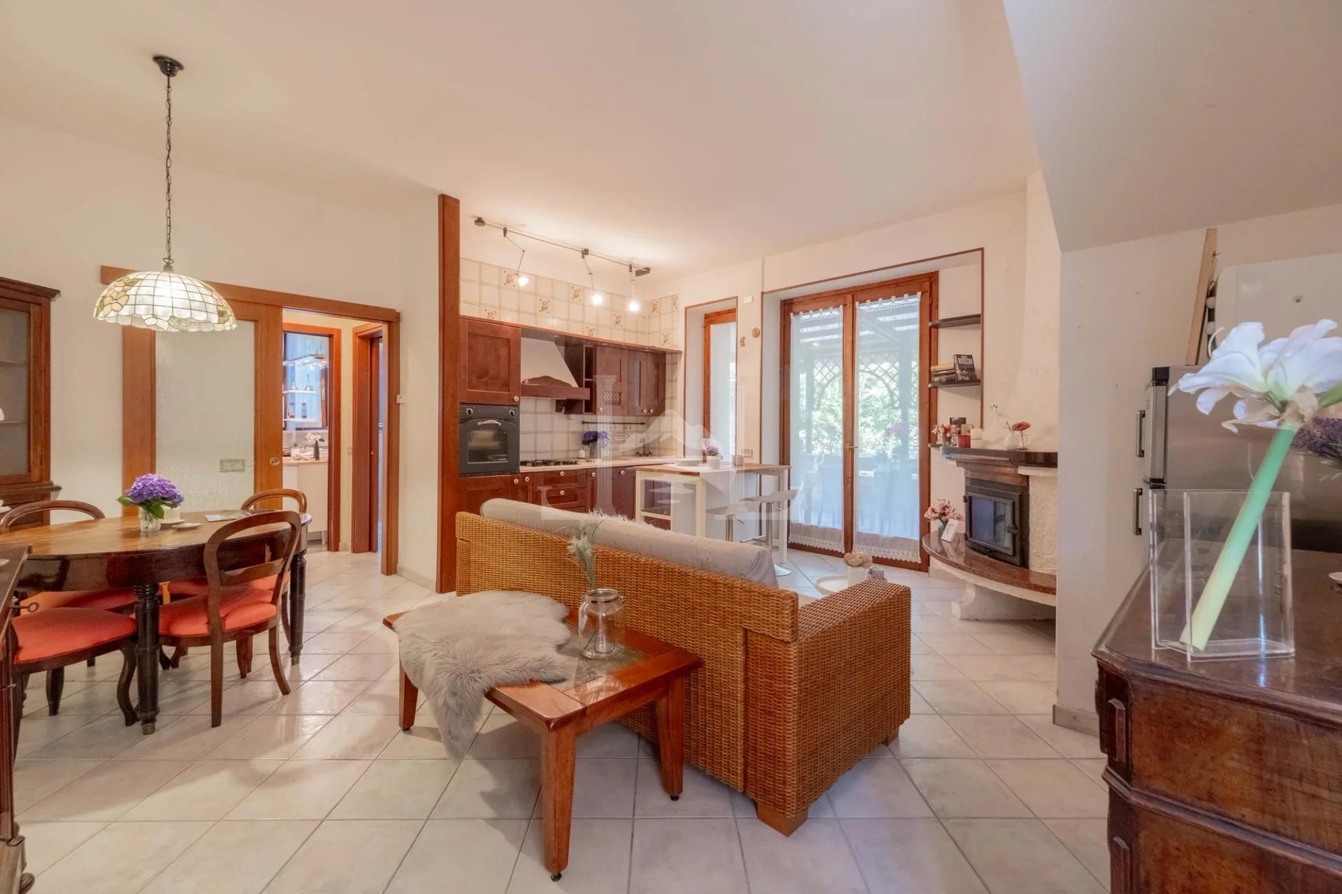 Apartment am Seeufer - Offener Wohnbereich