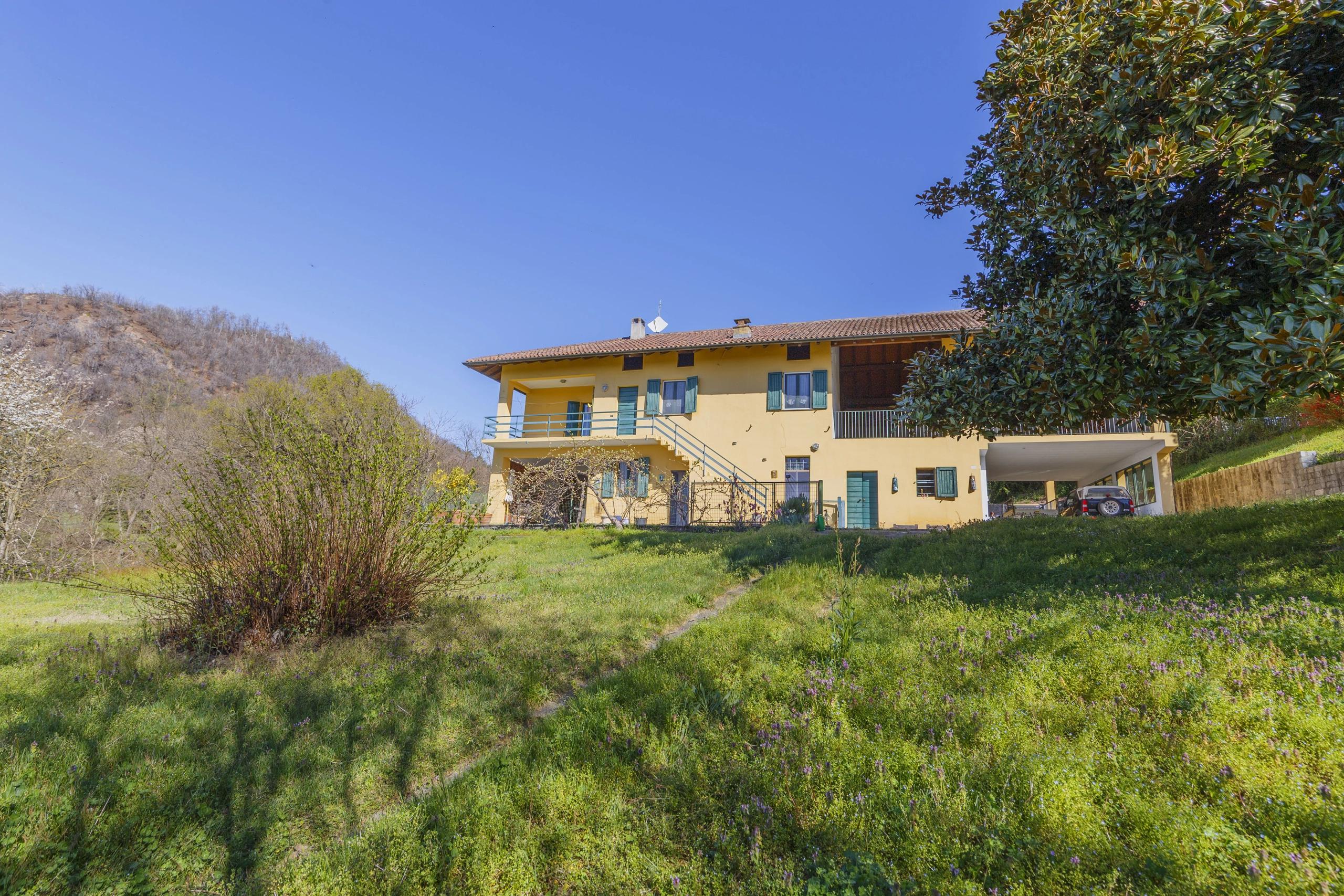 Cascina Berta, Un Gioiello Nascosto tra le Colline di Angera, Lago Maggiore