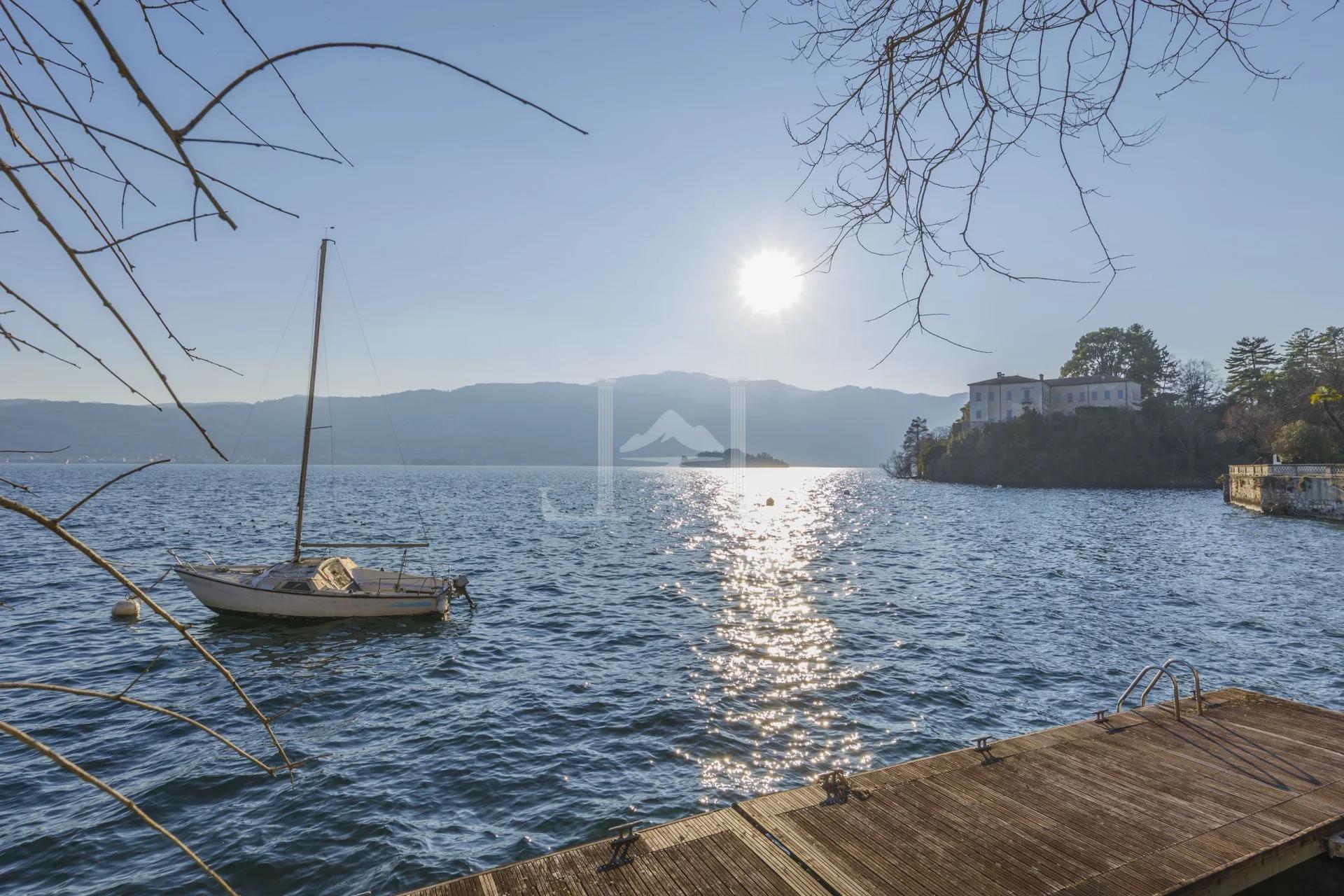 PALLANZA-VILLA-JETTY-AND-VIEW-scaled